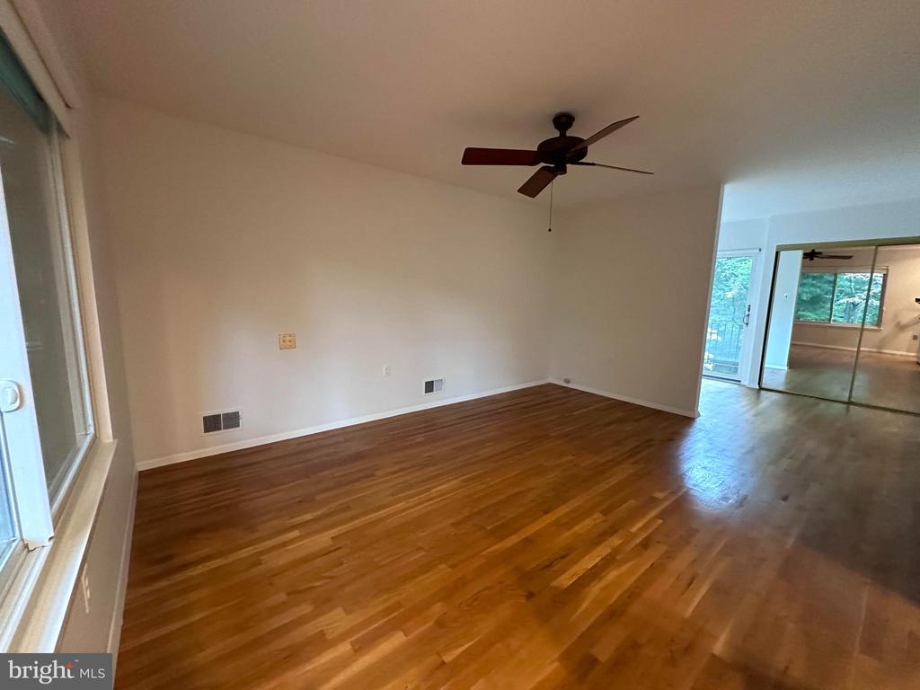 1422 ALDENHAM LN
