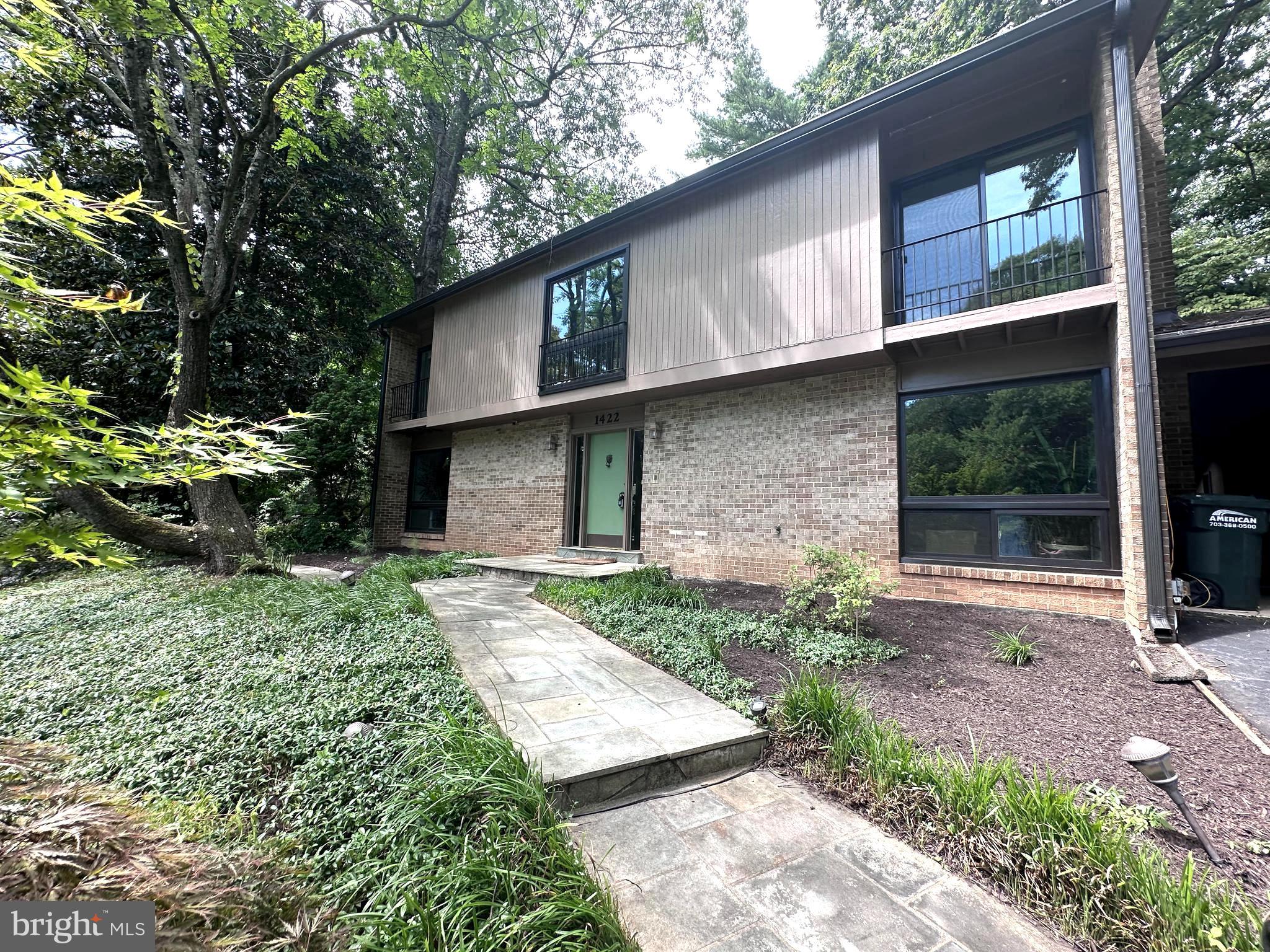 1422 ALDENHAM LN