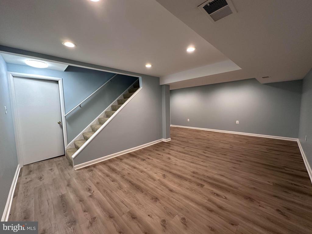 1422 ALDENHAM LN
