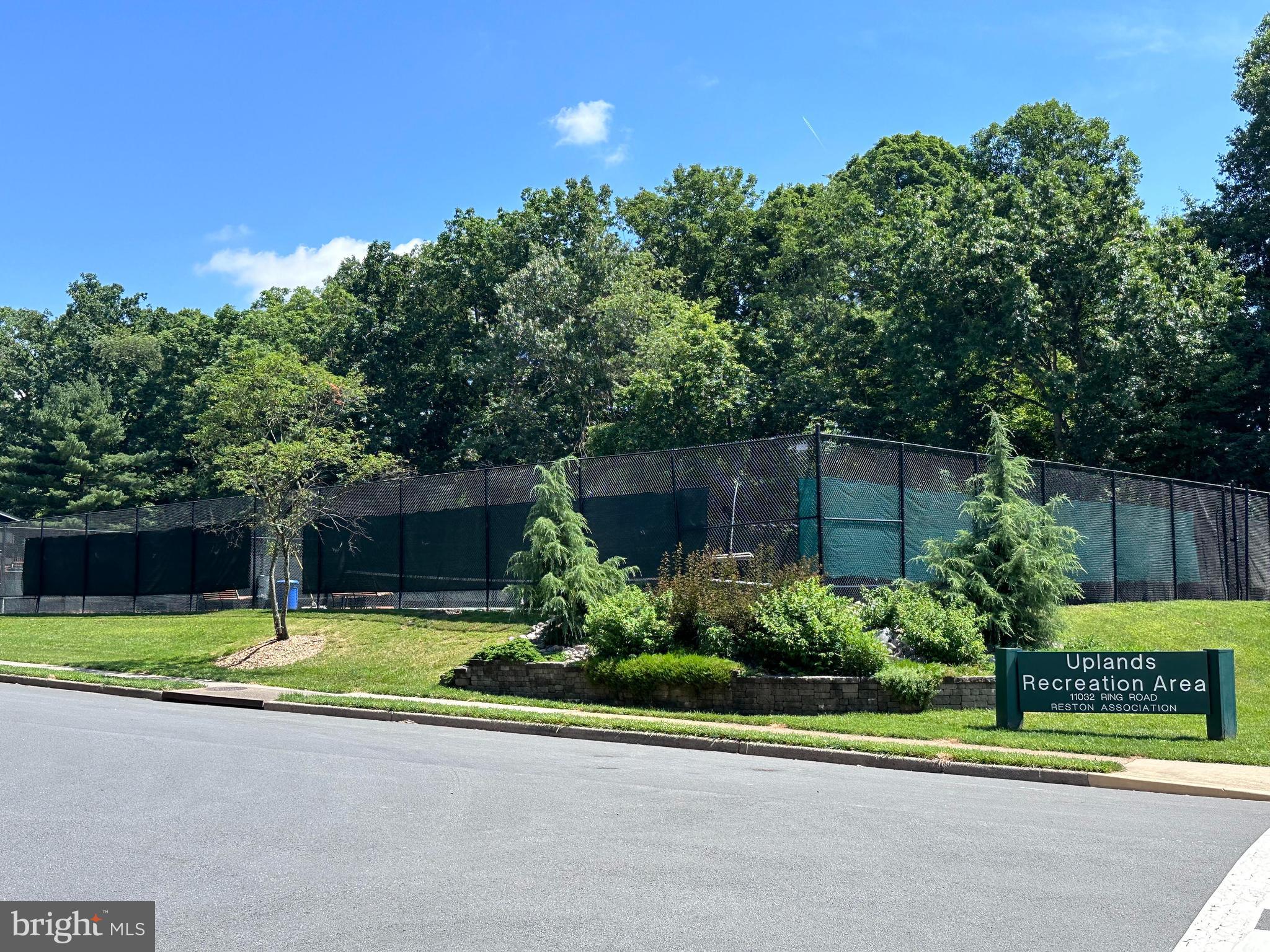 1422 ALDENHAM LN