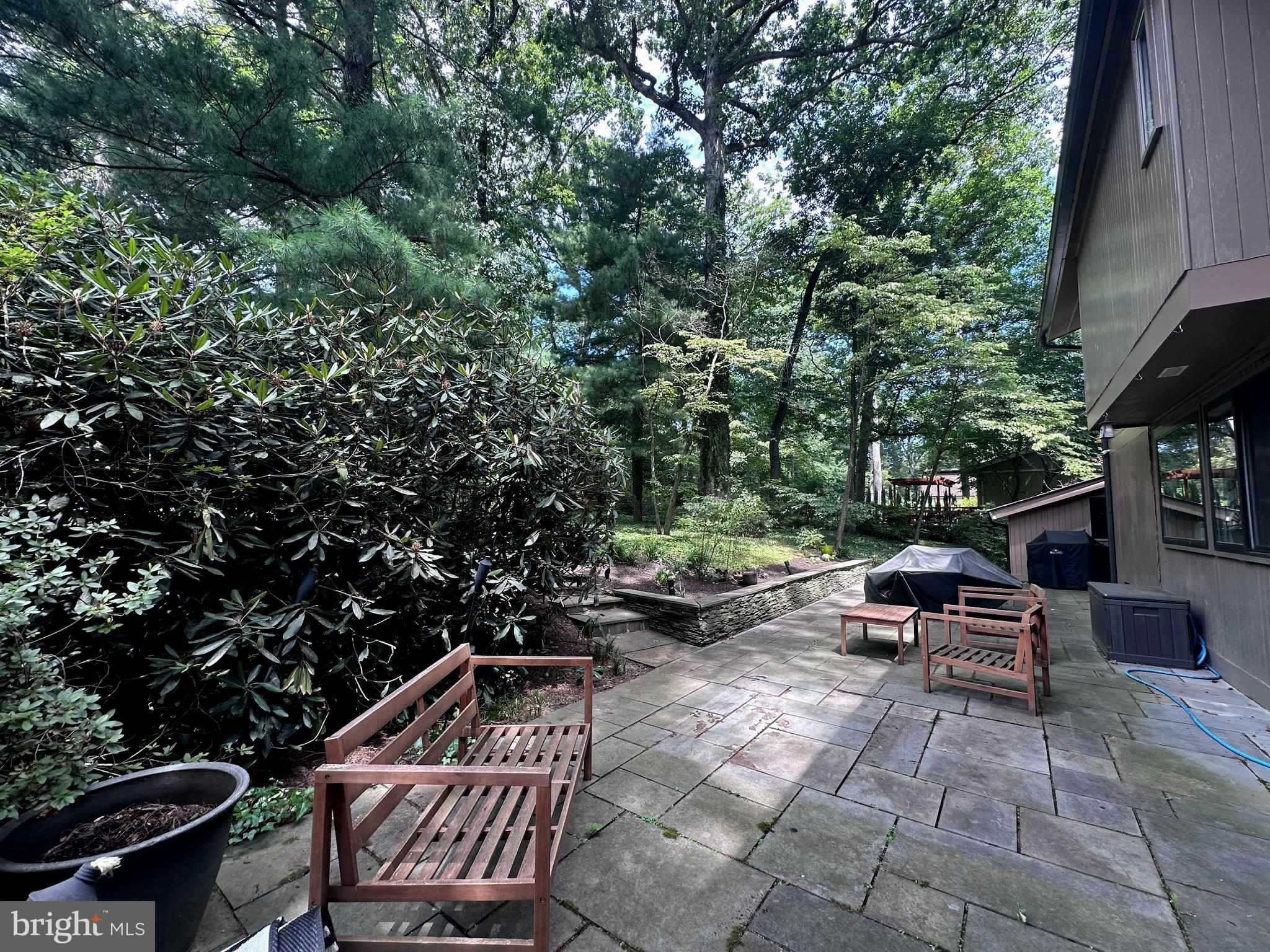 1422 ALDENHAM LN