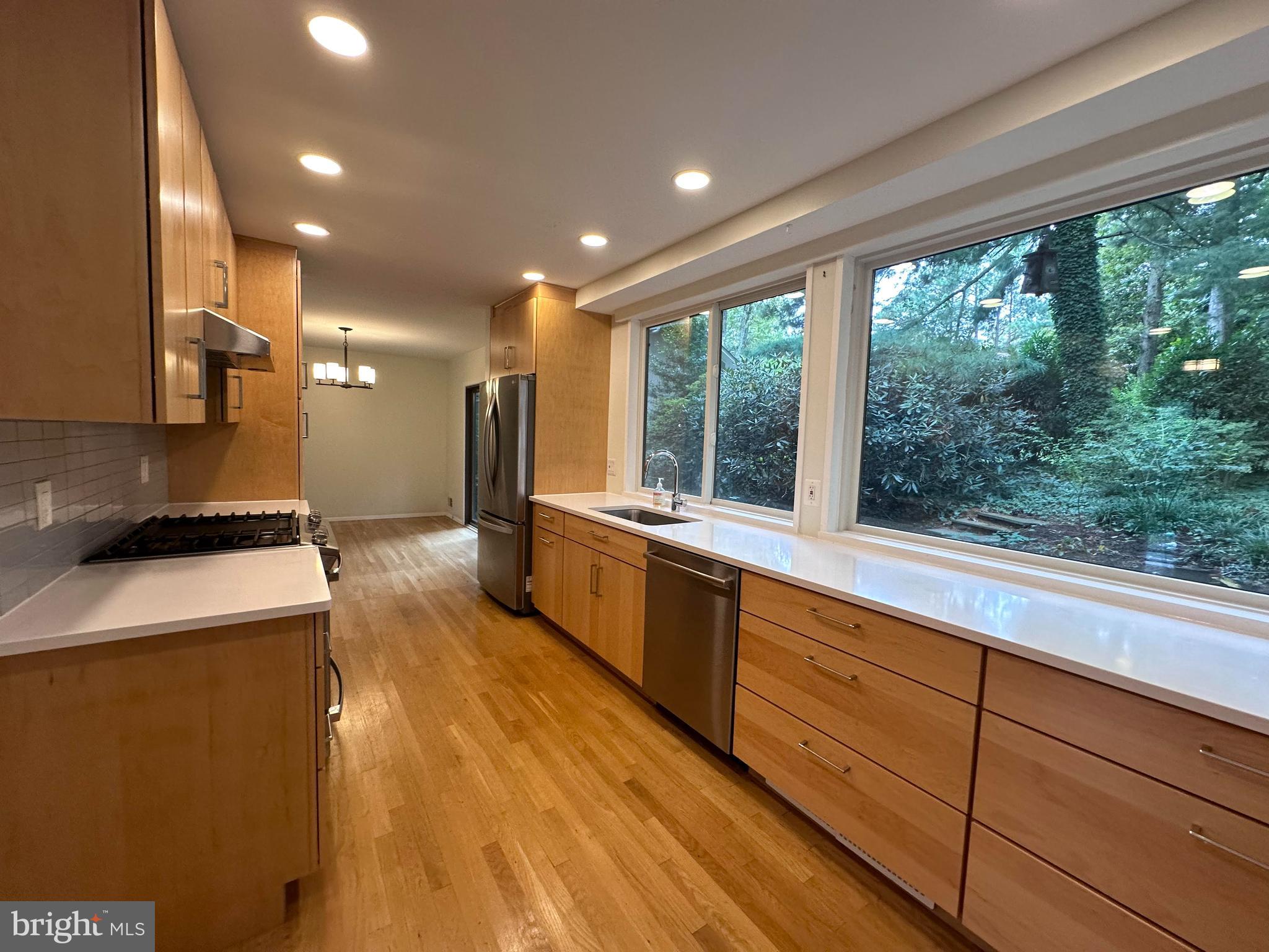 1422 ALDENHAM LN