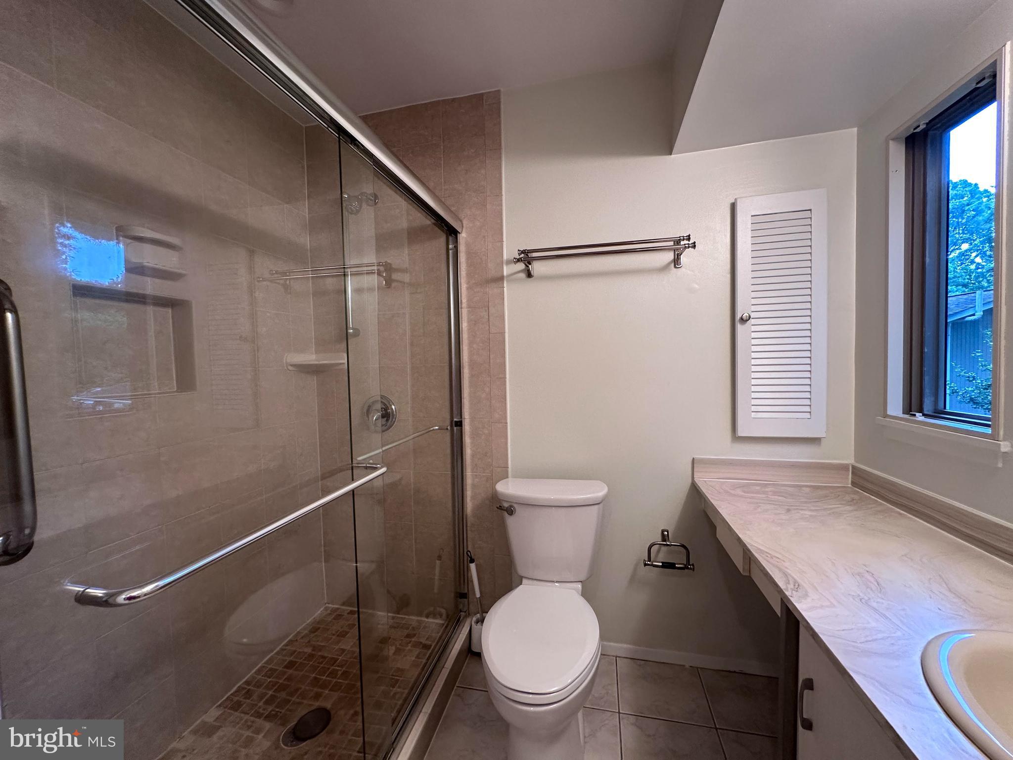 1422 ALDENHAM LN