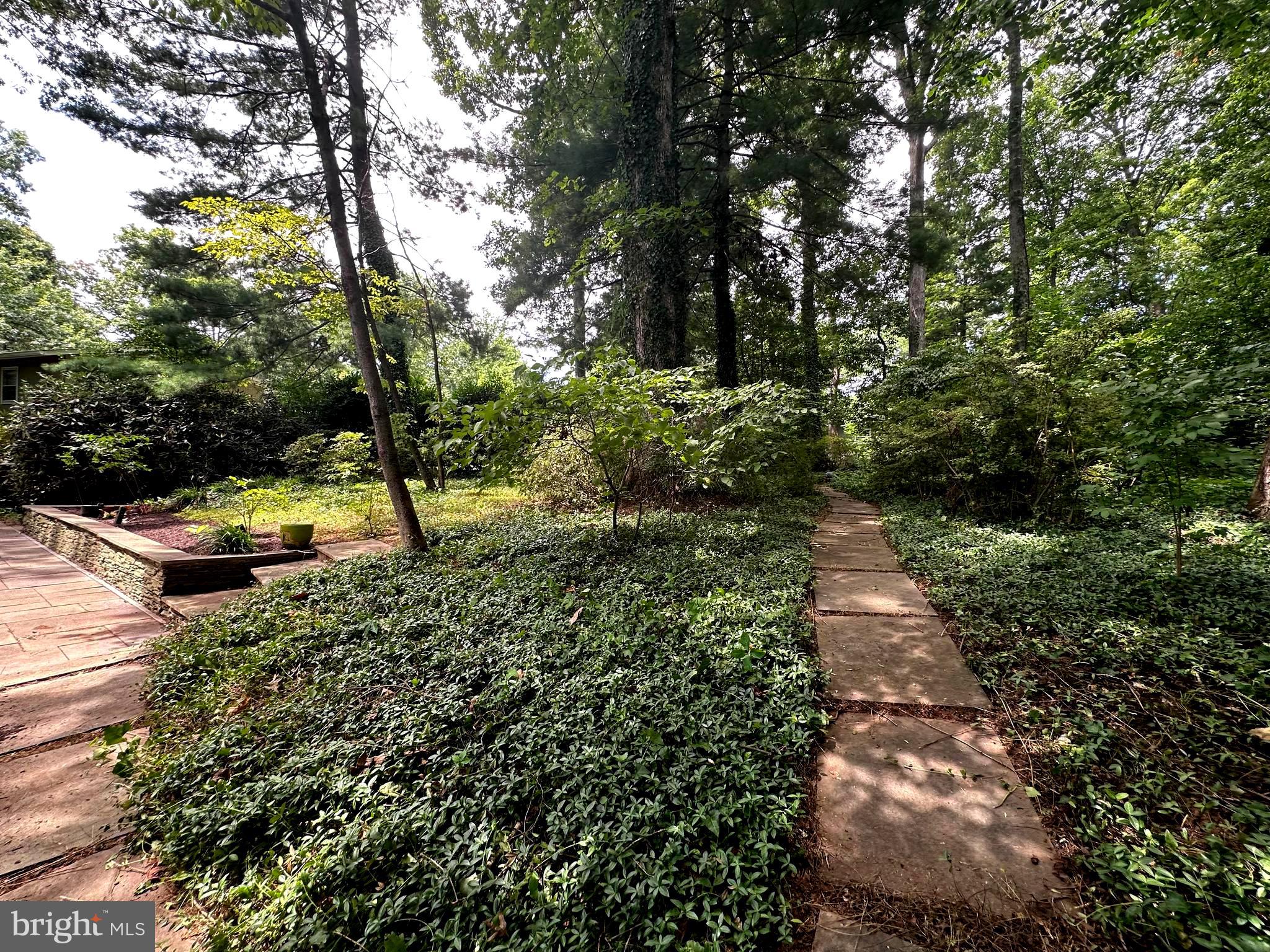 1422 ALDENHAM LN