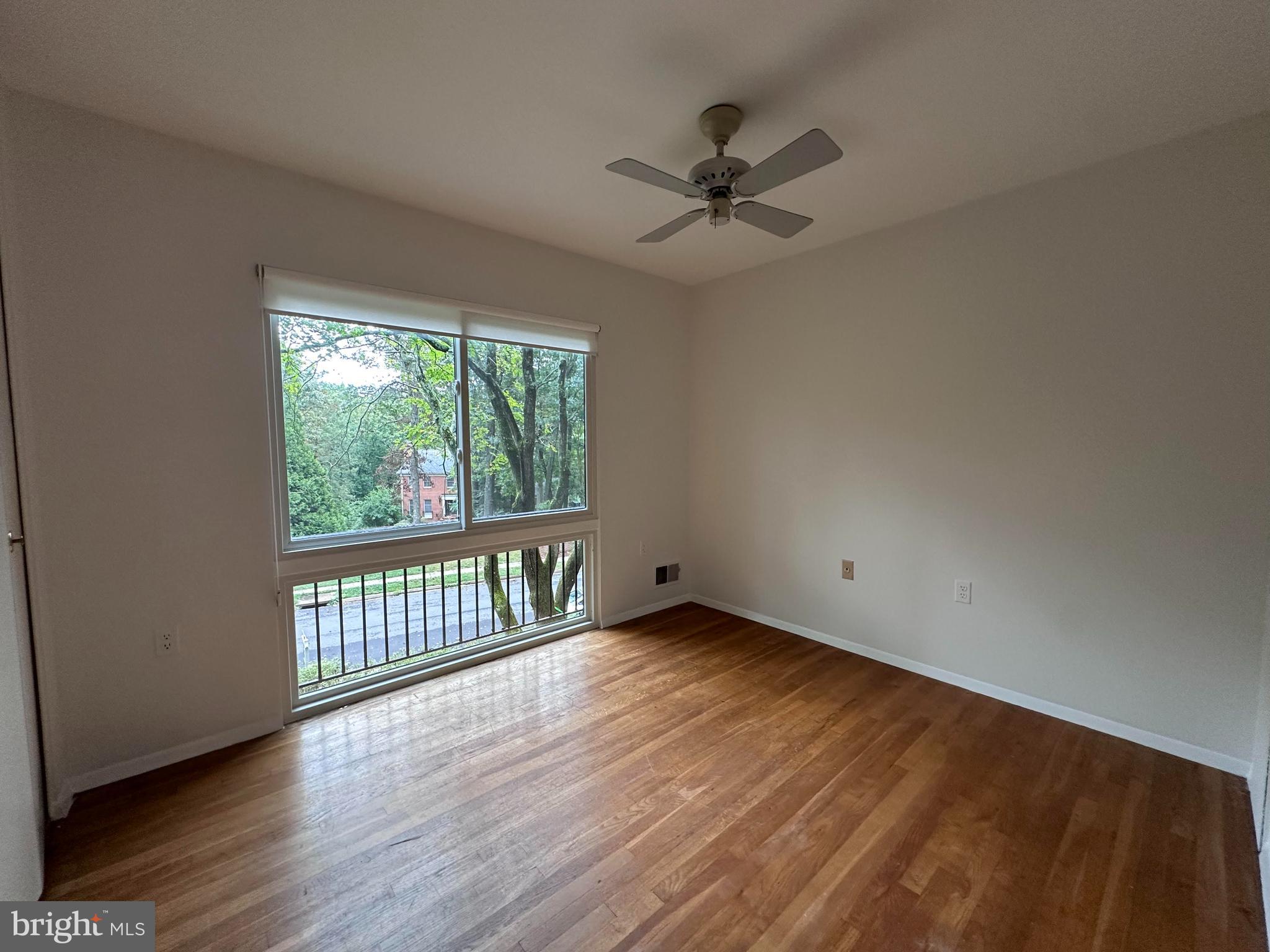 1422 ALDENHAM LN