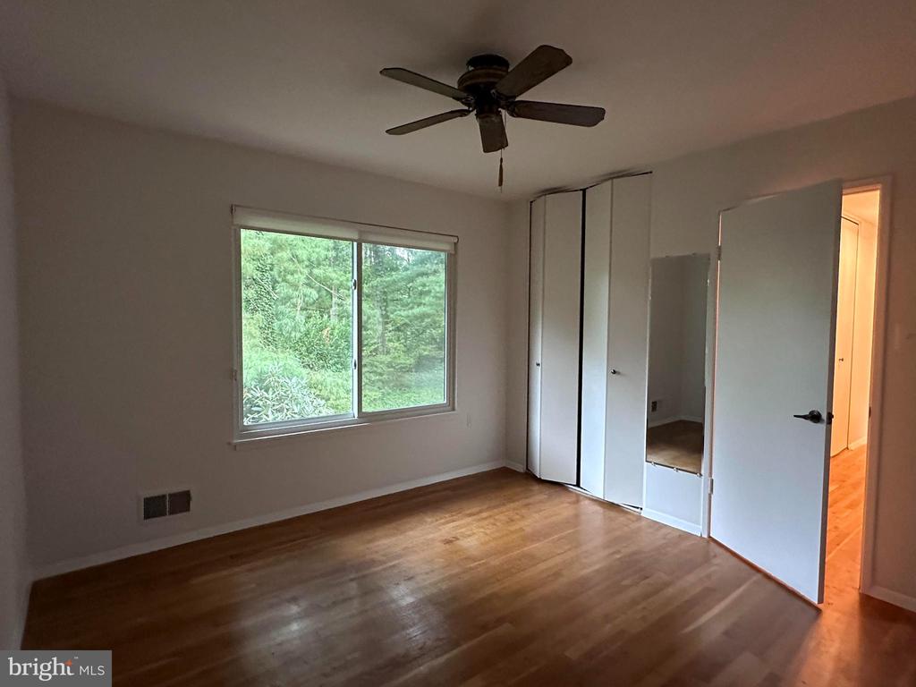 1422 ALDENHAM LN