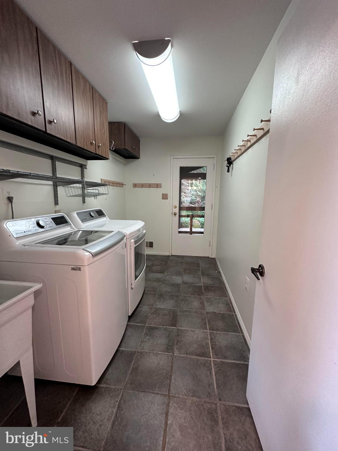1422 ALDENHAM LN