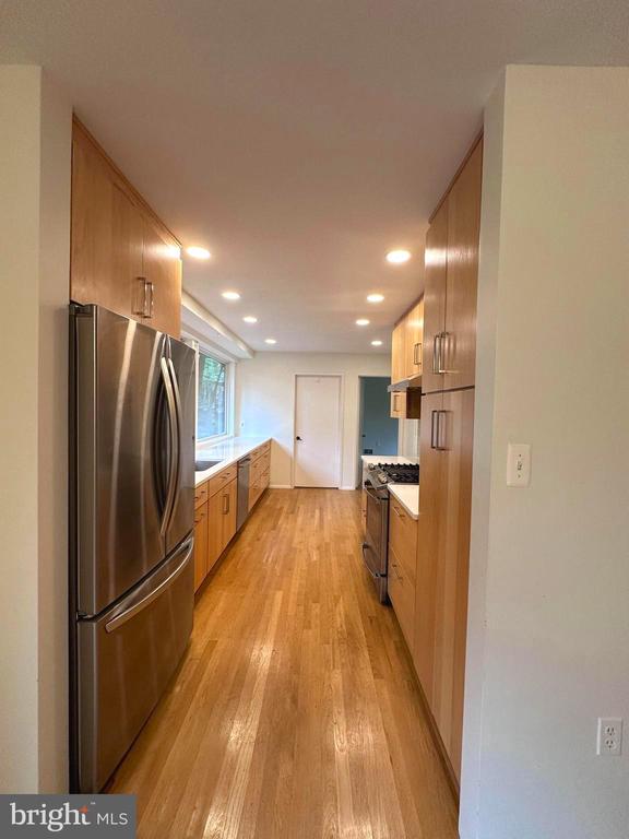 1422 ALDENHAM LN