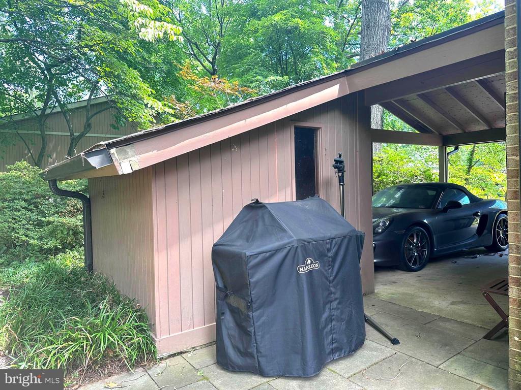 1422 ALDENHAM LN