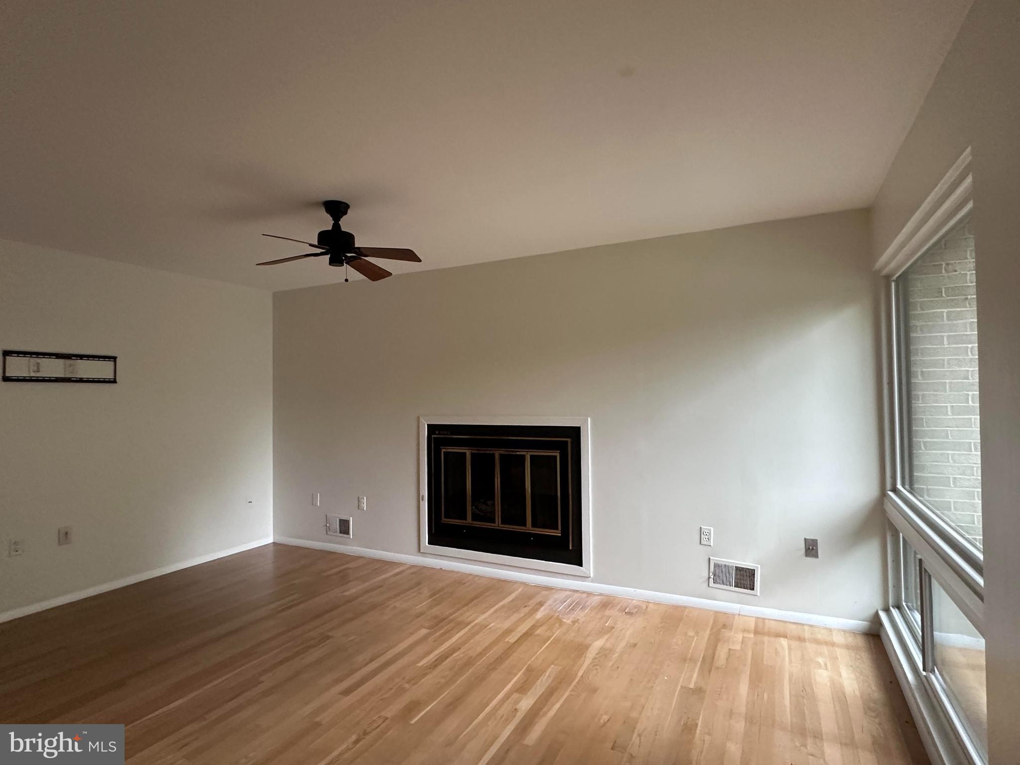 1422 ALDENHAM LN