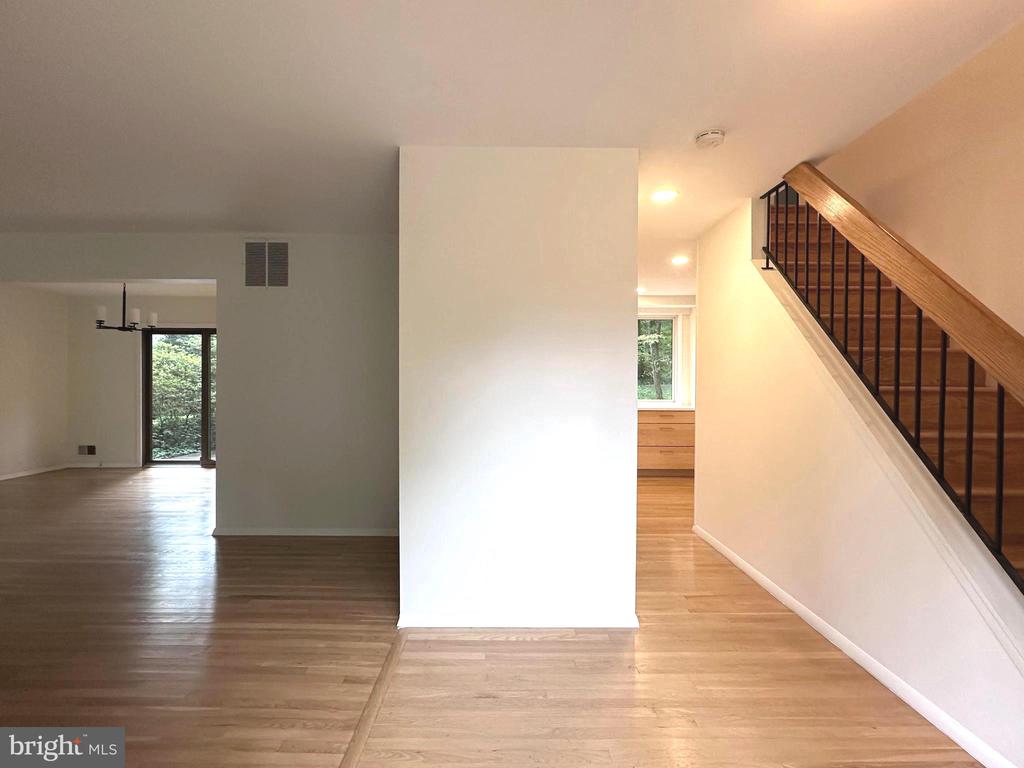 1422 ALDENHAM LN