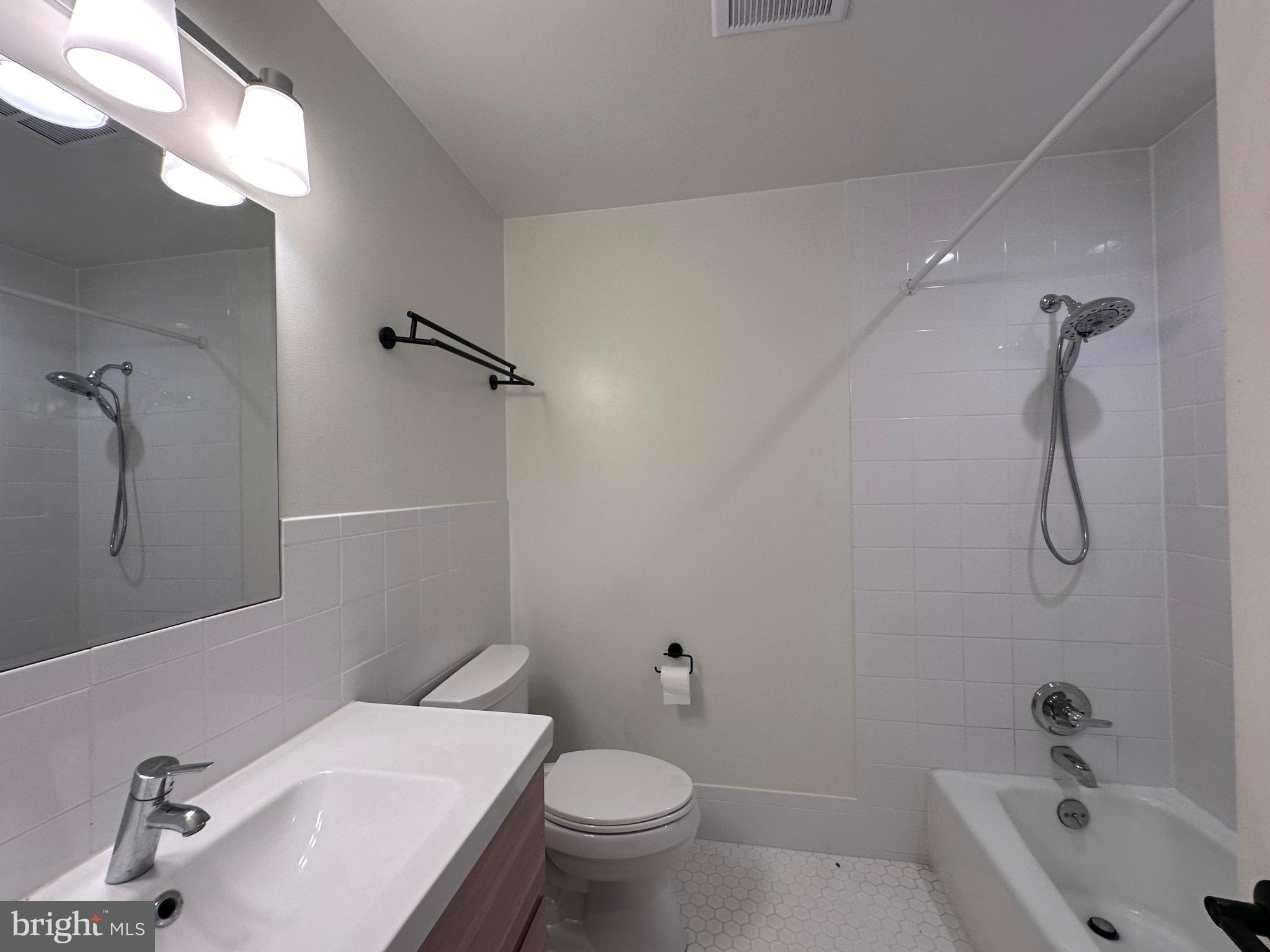 1422 ALDENHAM LN