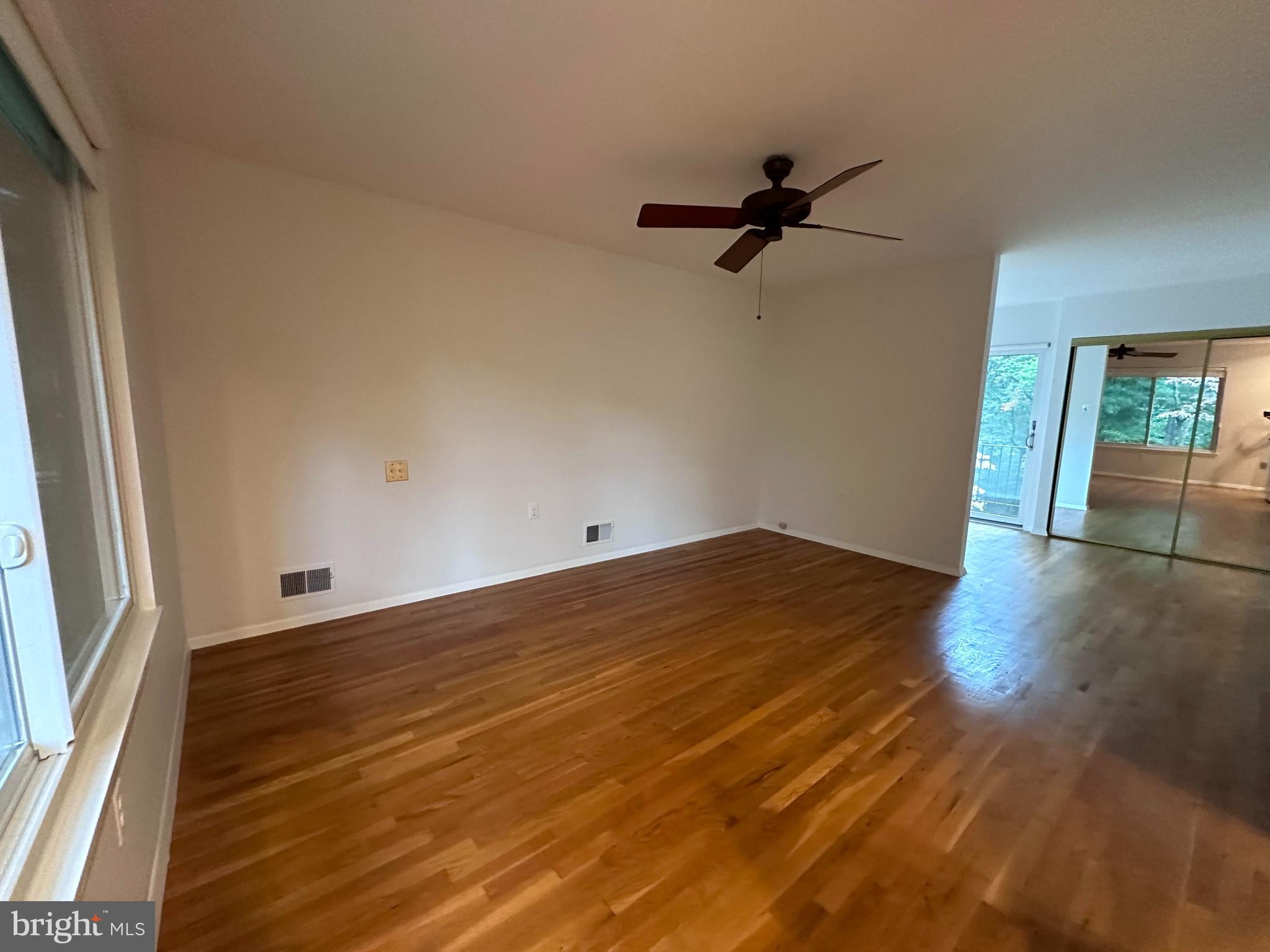 1422 ALDENHAM LN