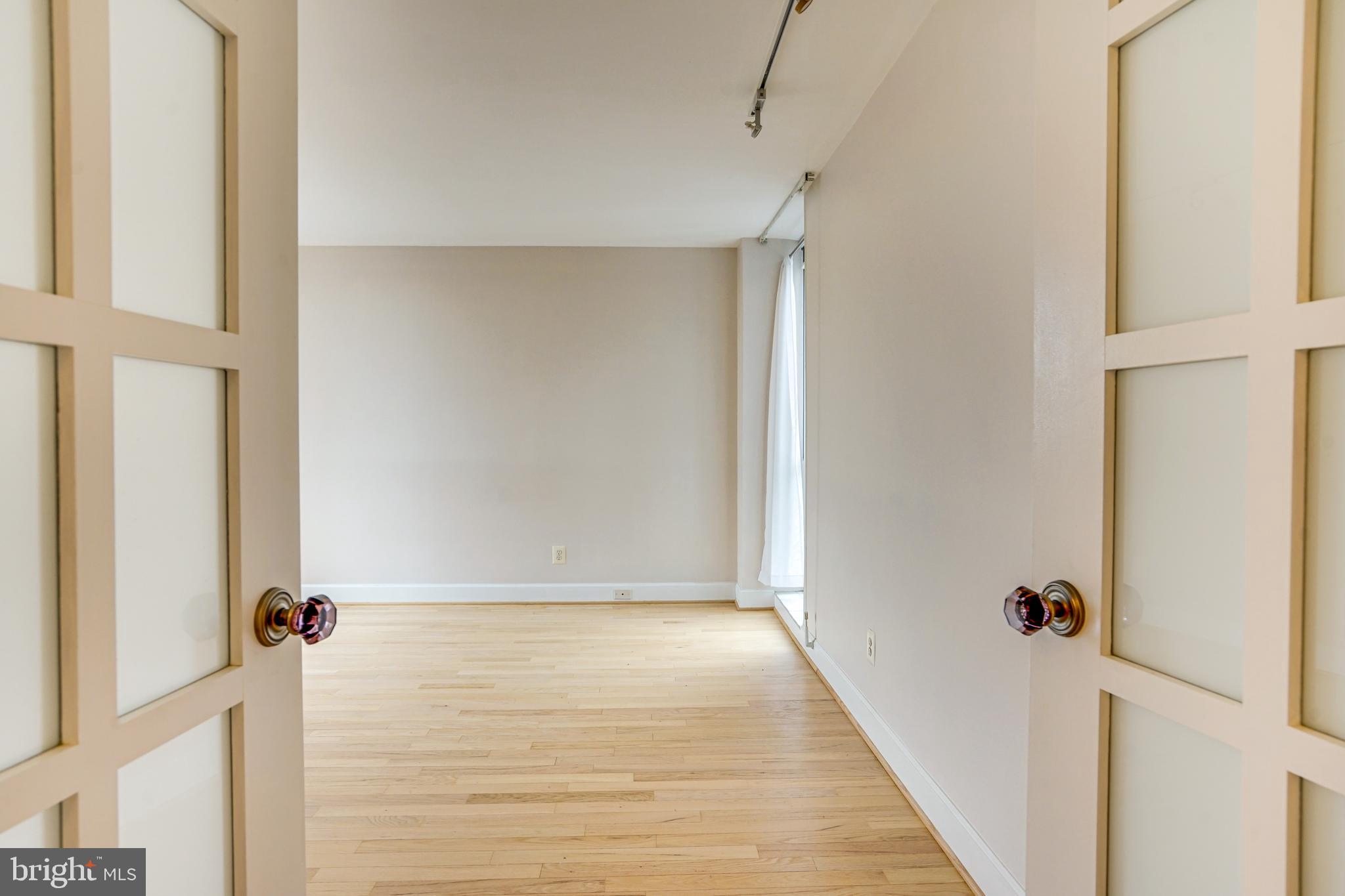 11400 WASHINGTON PLAZA W 1403