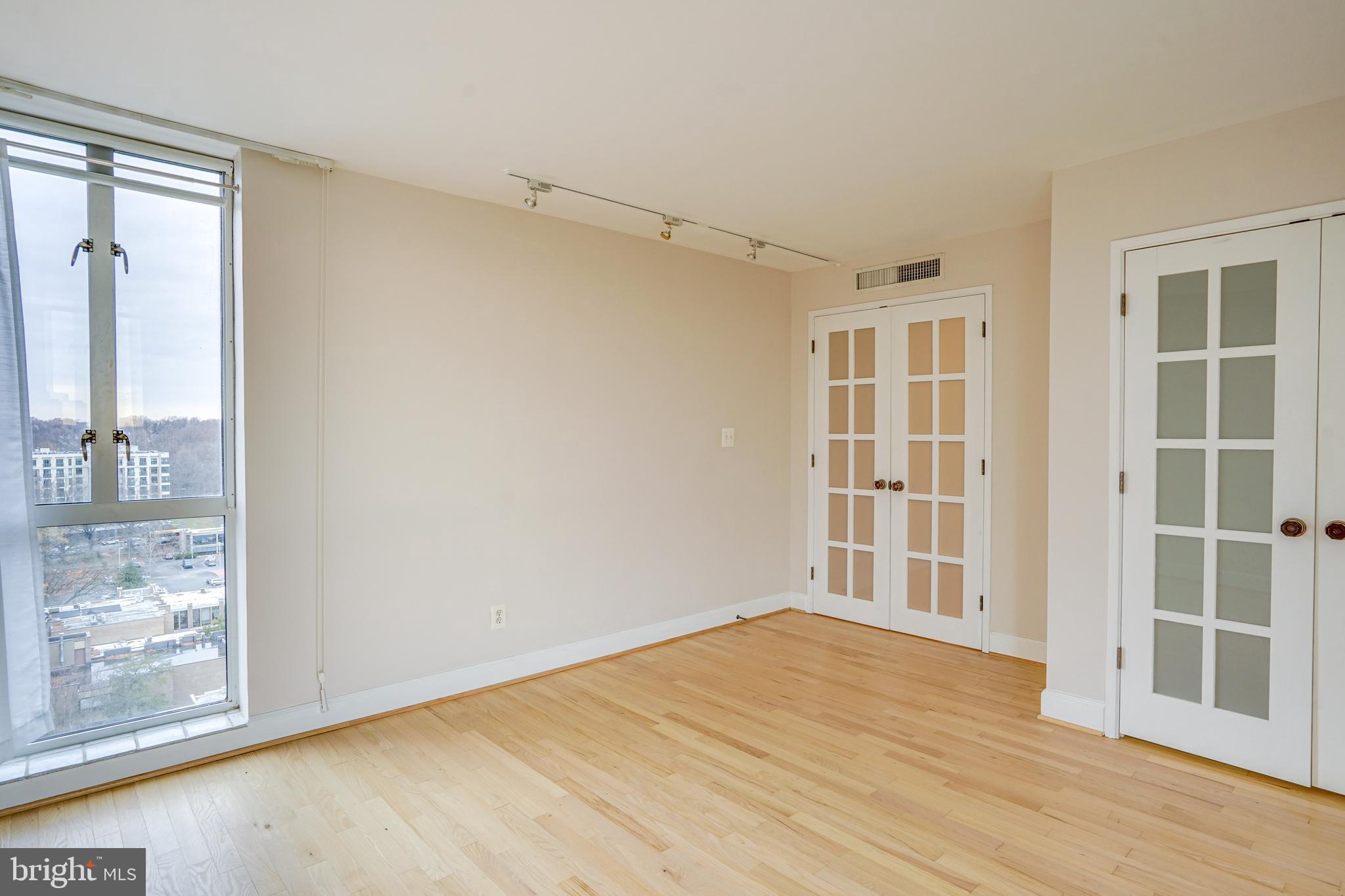 11400 WASHINGTON PLAZA W 1403
