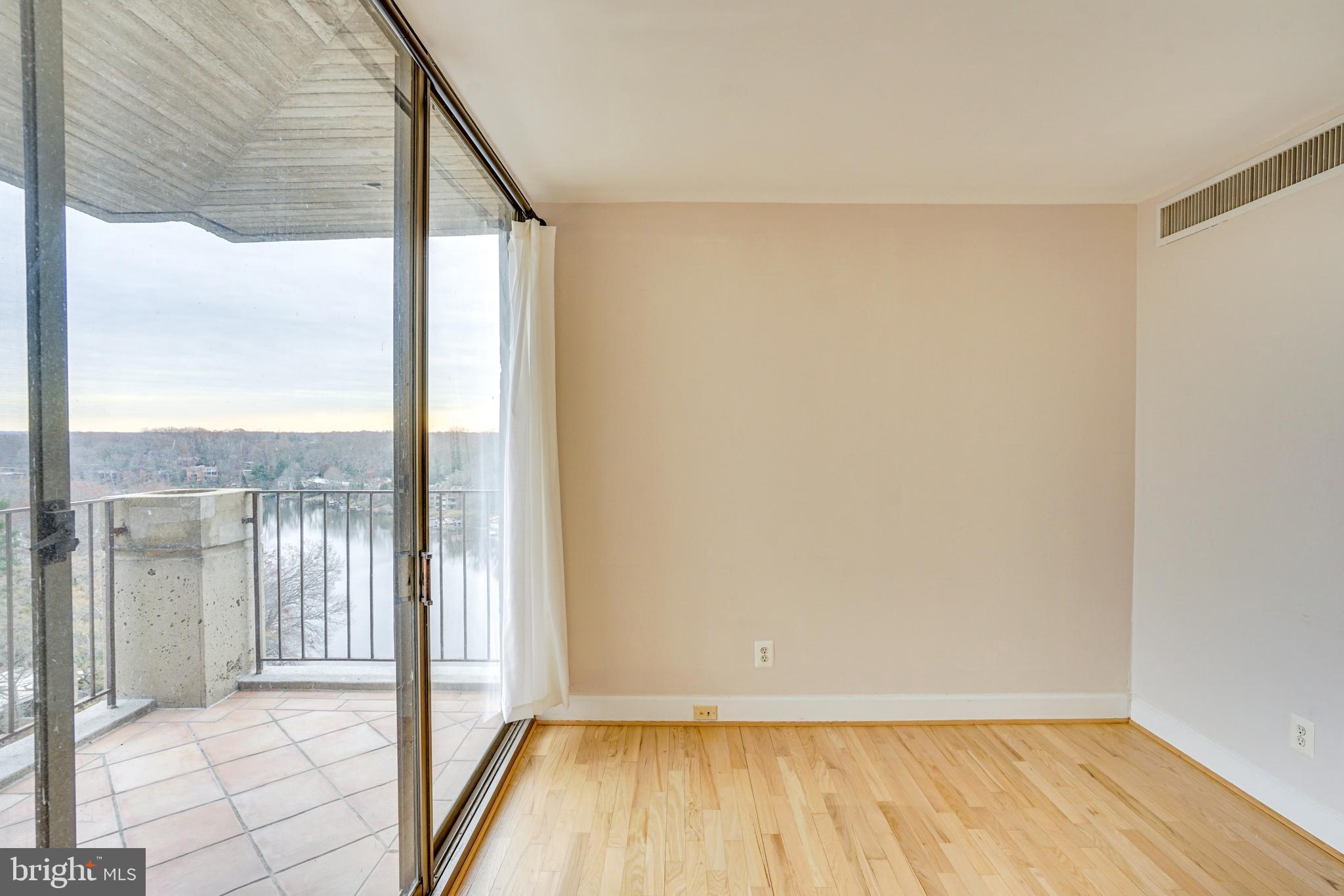 11400 WASHINGTON PLAZA W 1403