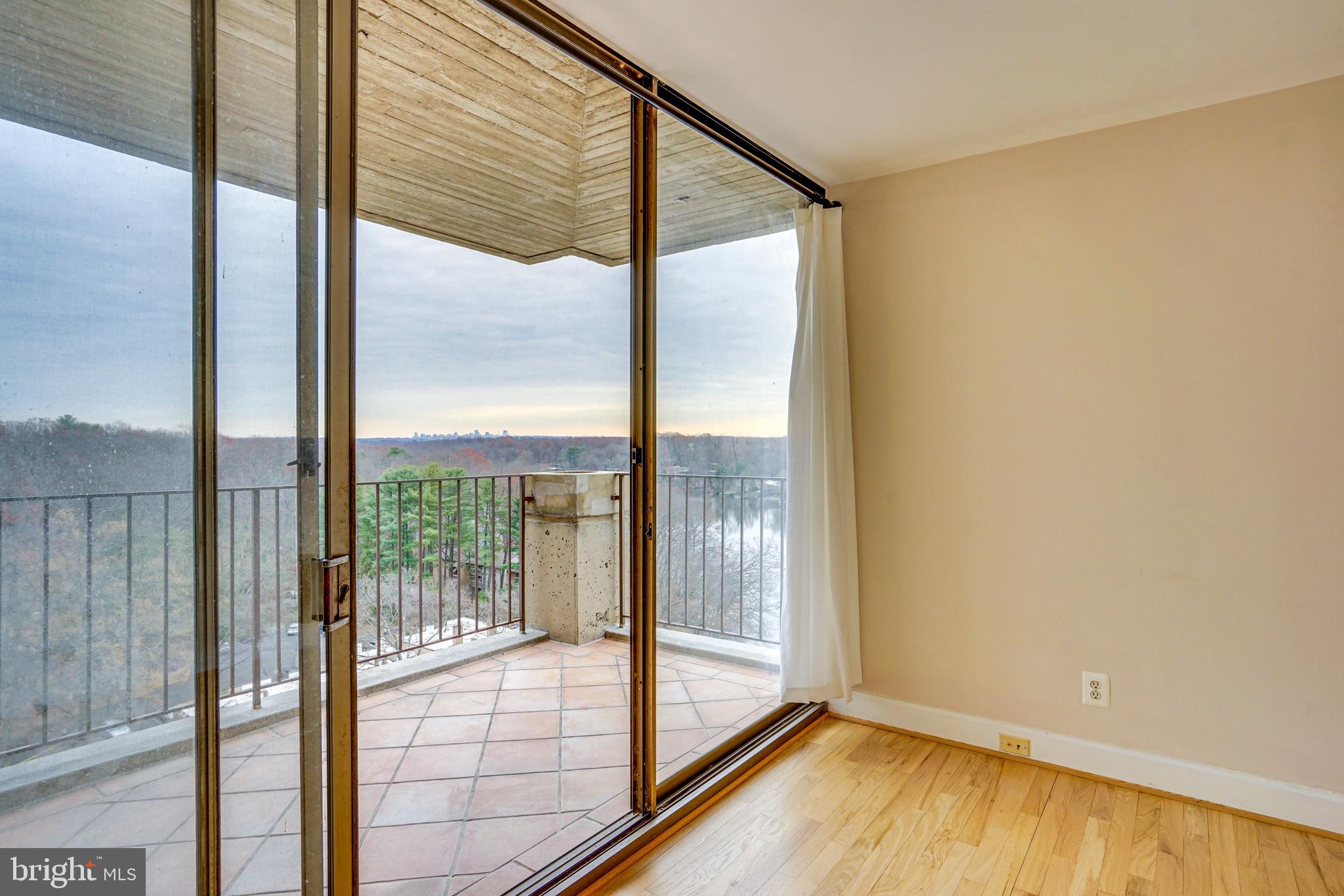 11400 WASHINGTON PLAZA W 1403