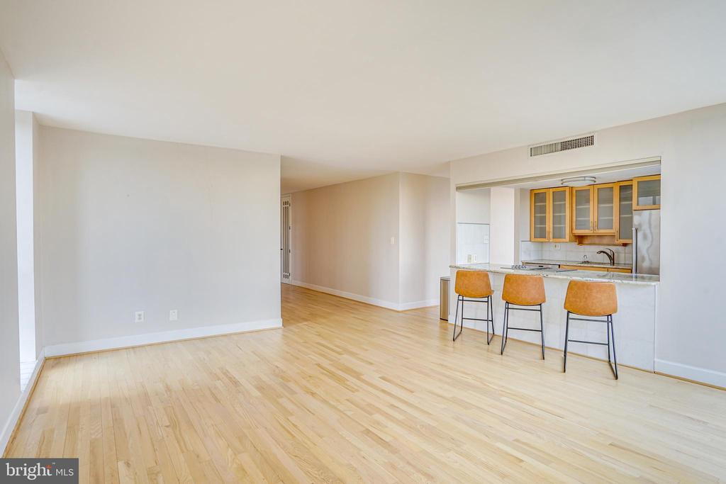 11400 WASHINGTON PLAZA W 1403