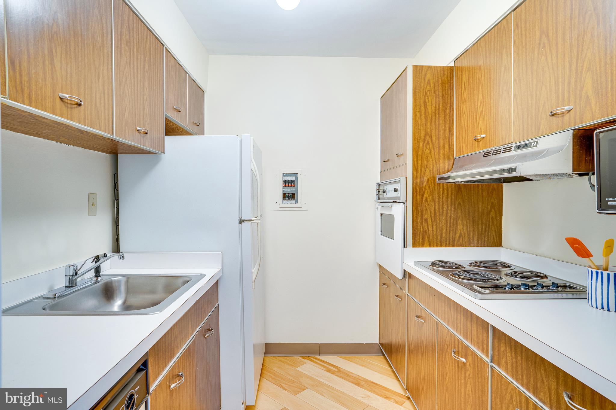 11400 Washington Plaza W #802