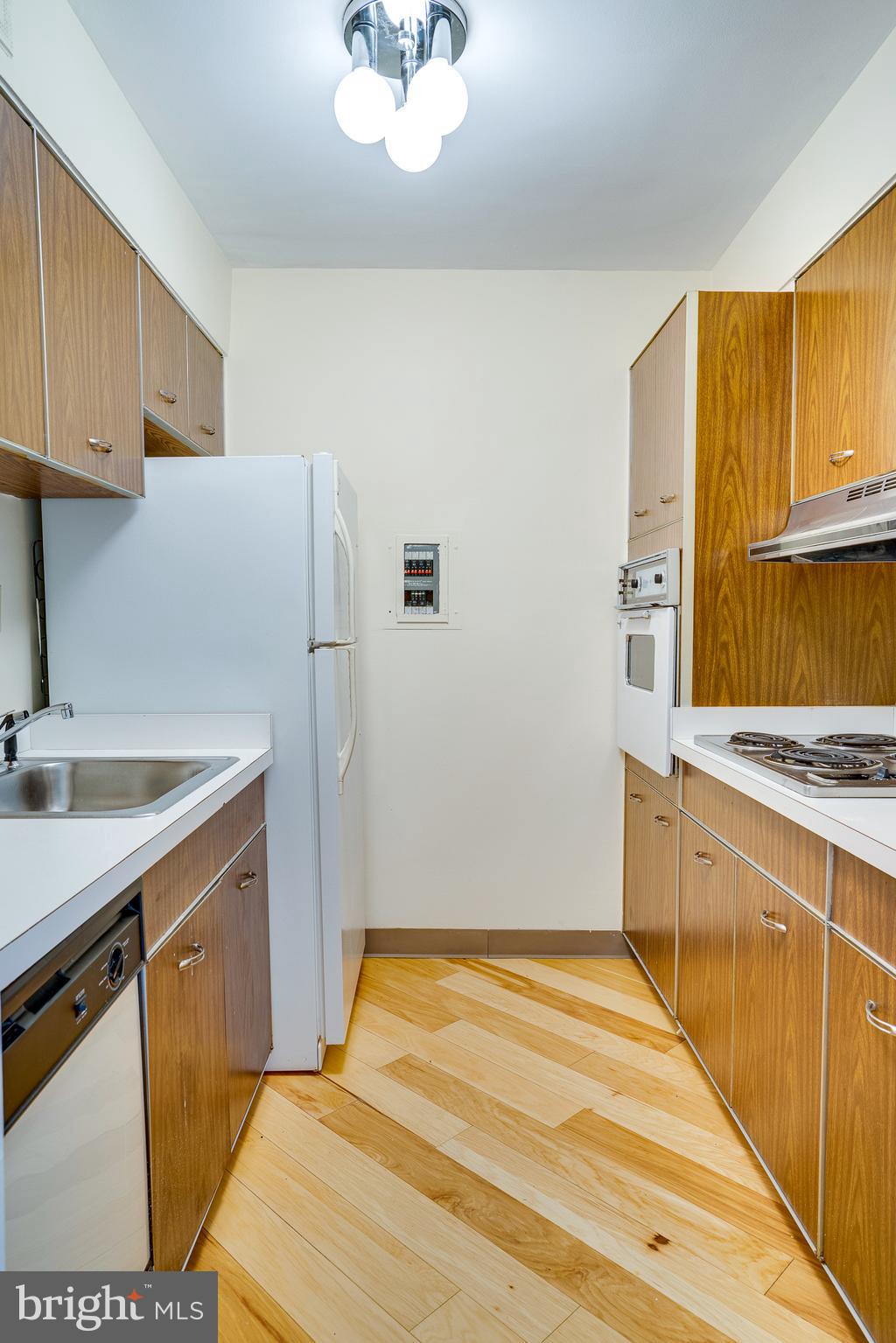 11400 Washington Plaza W #802