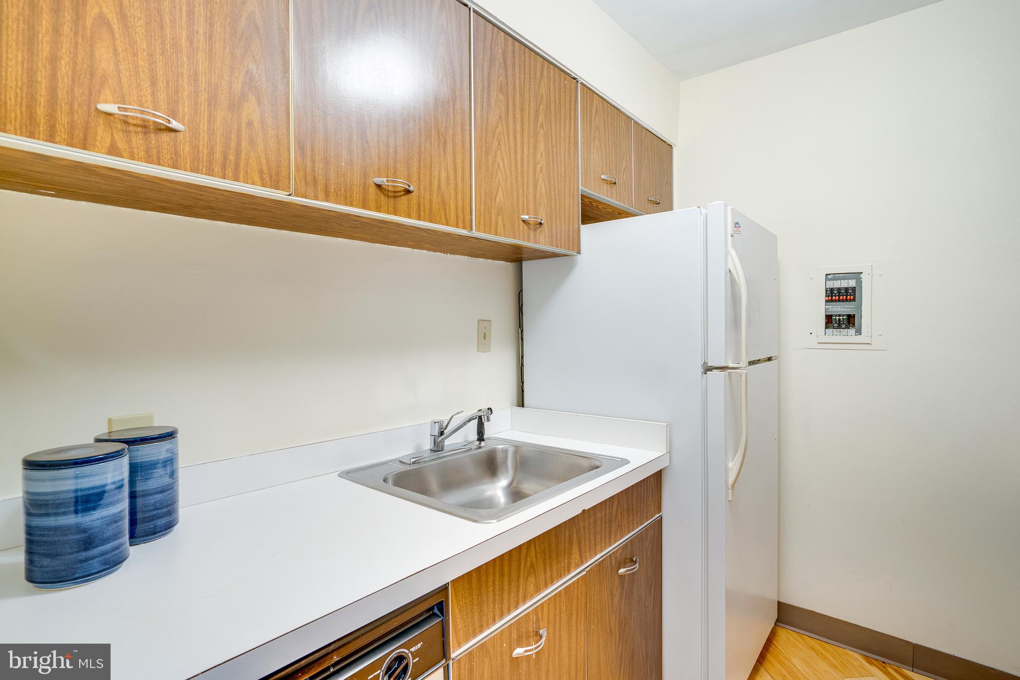 11400 Washington Plaza W #802