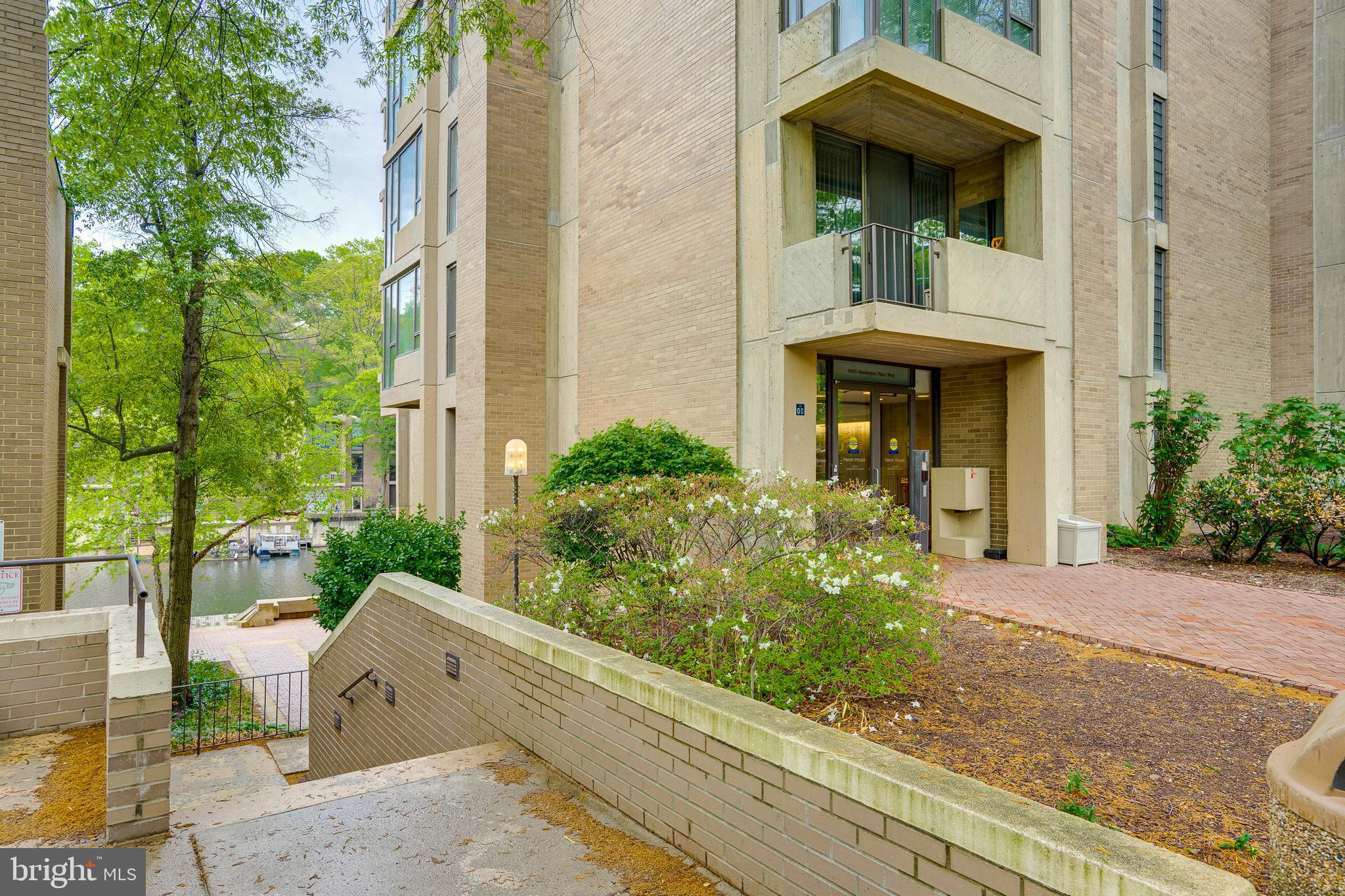 11400 Washington Plaza W #802