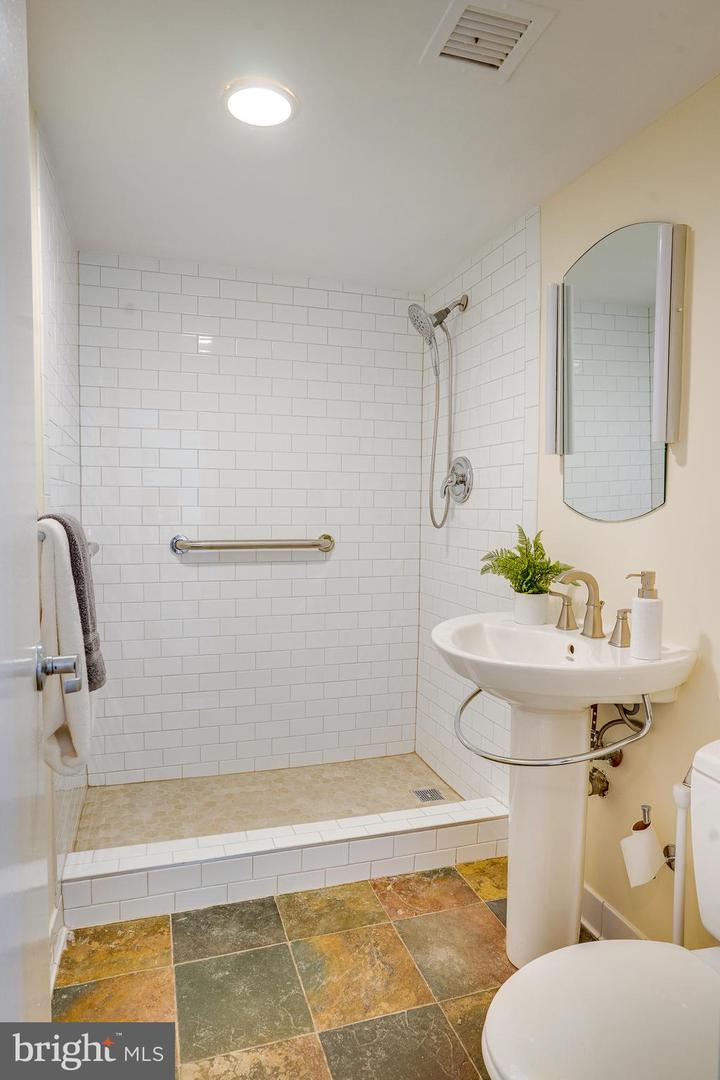 11400 Washington Plz W #803