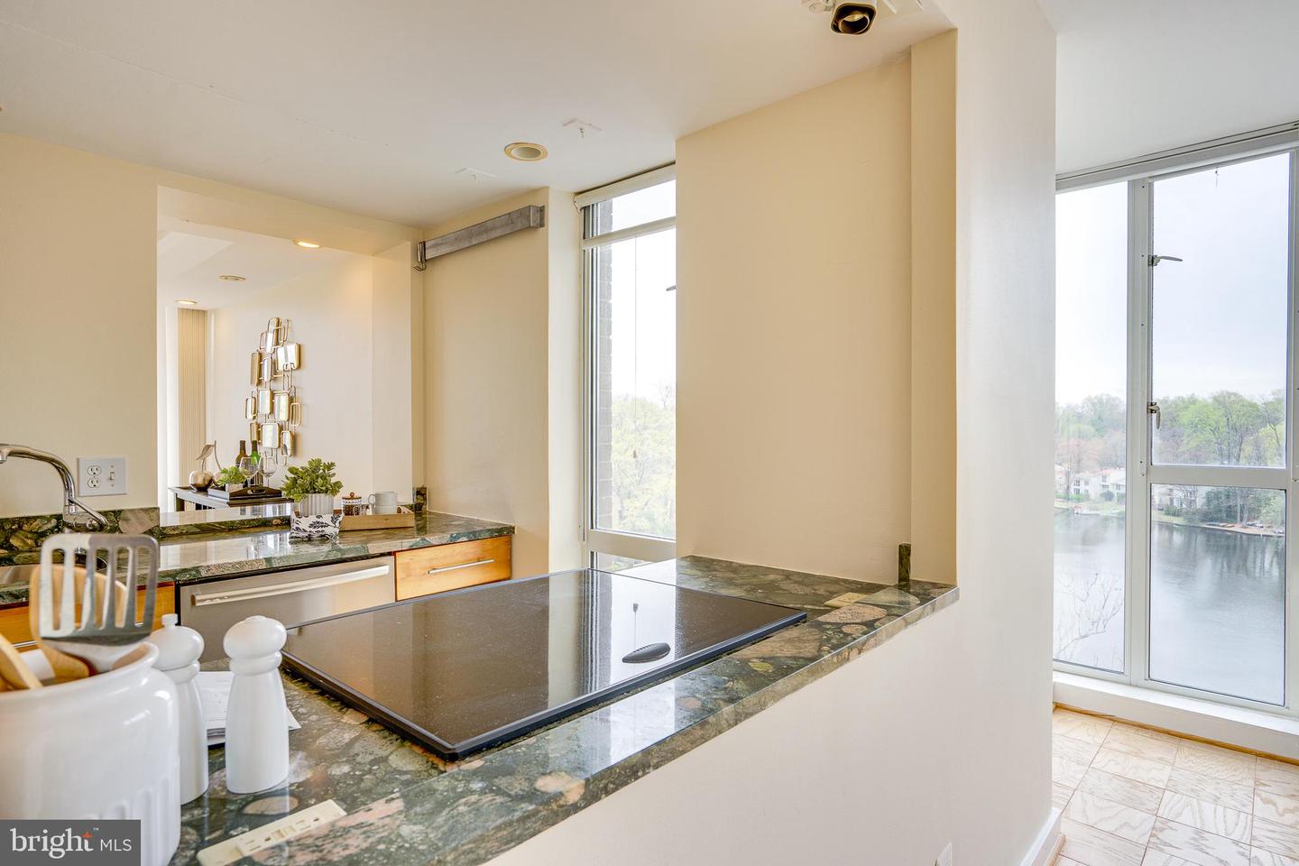 11400 Washington Plz W #803