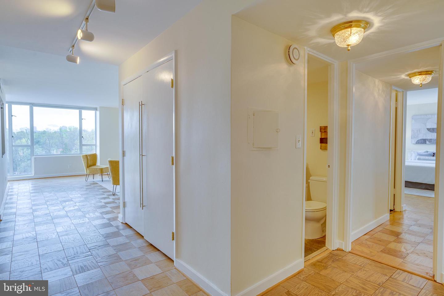 11400 Washington Plz W #803