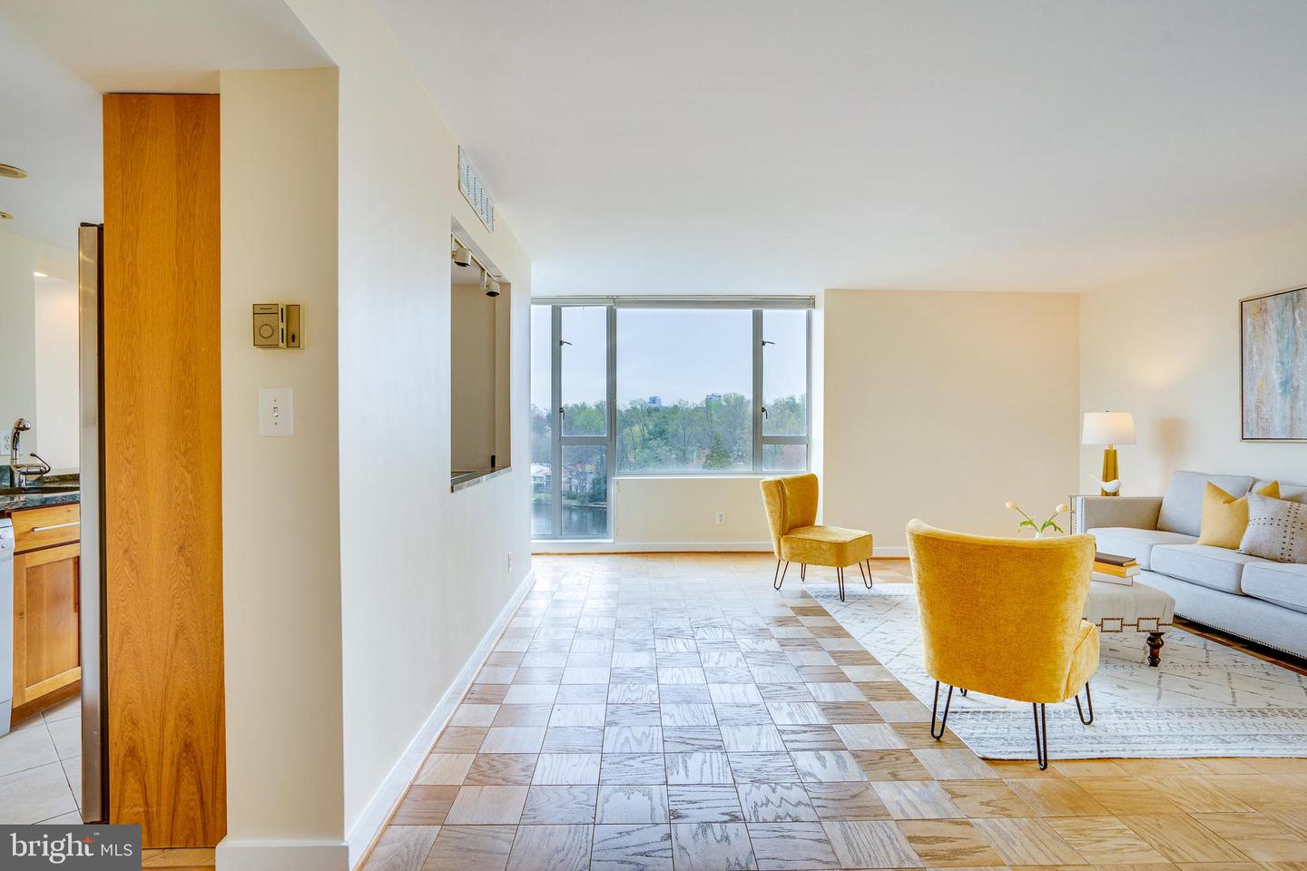 11400 Washington Plz W #803