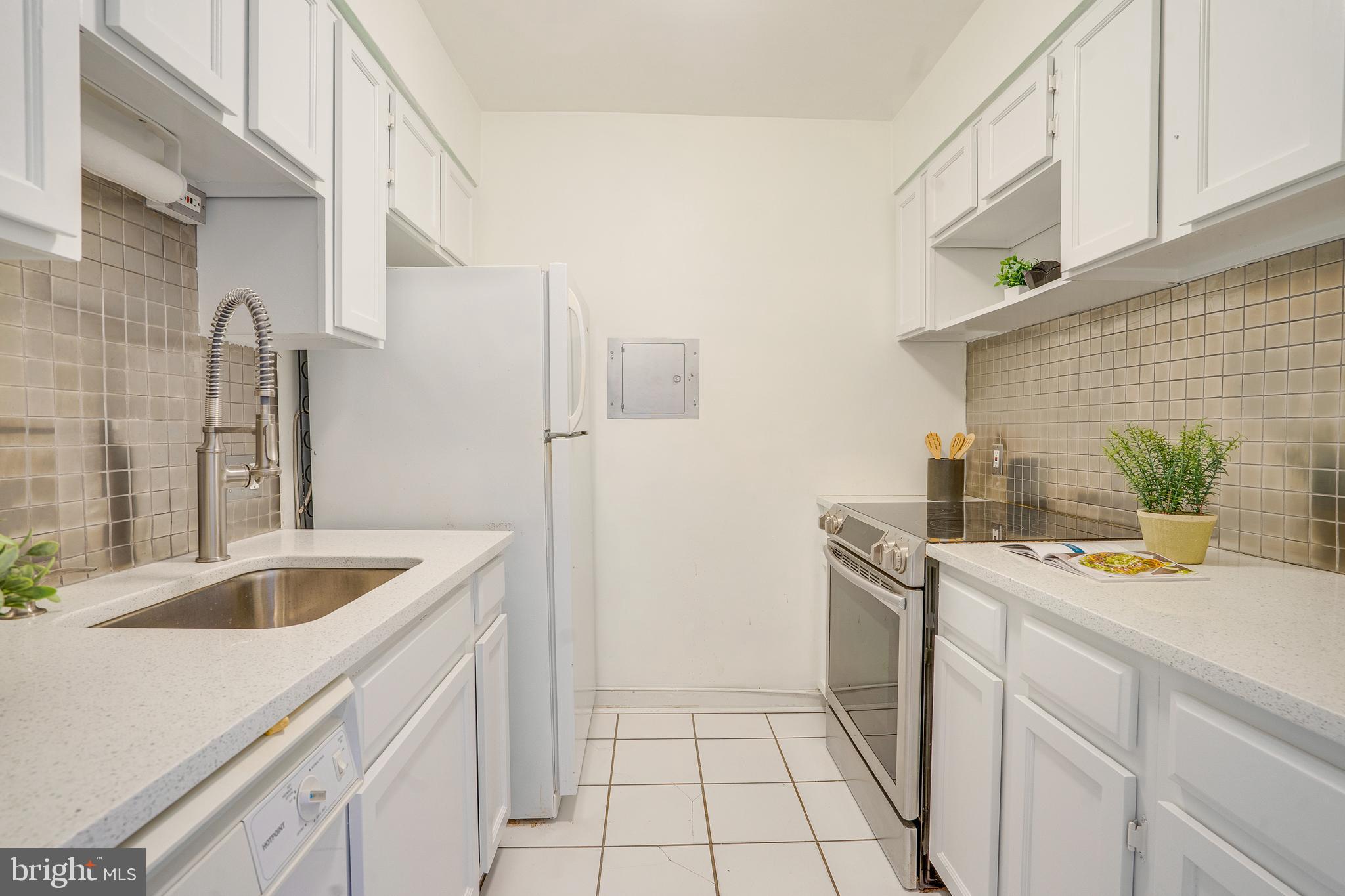 11400 Washington Plz W #702