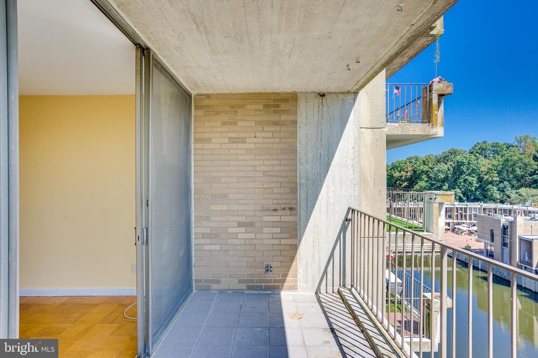 11400 Washington Plz W #702