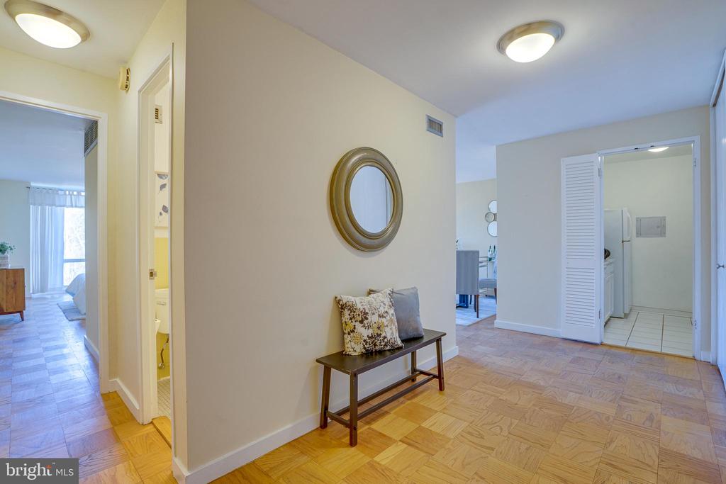 11400 Washington Plz W #702