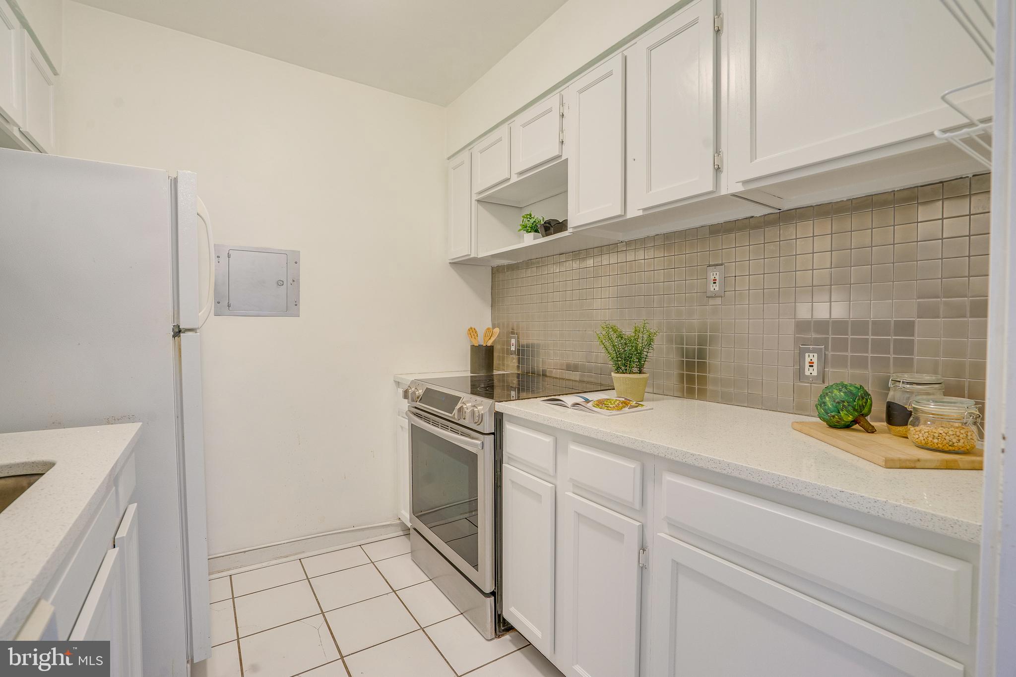 11400 Washington Plz W #702