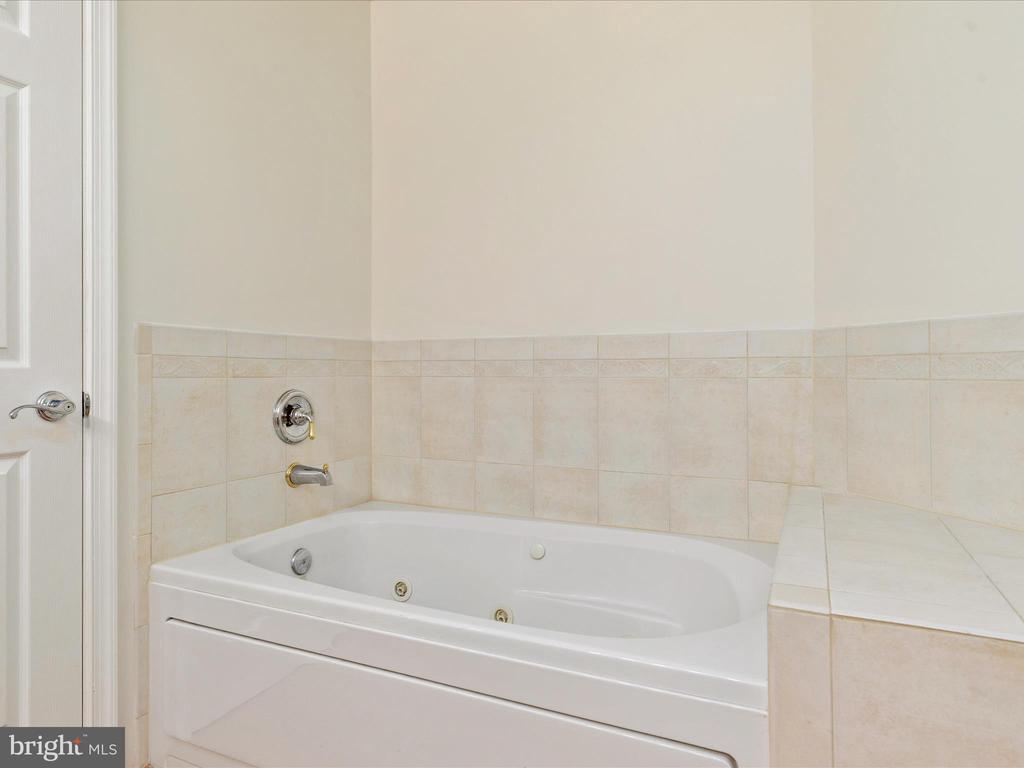 11776 Stratford House Pl #202