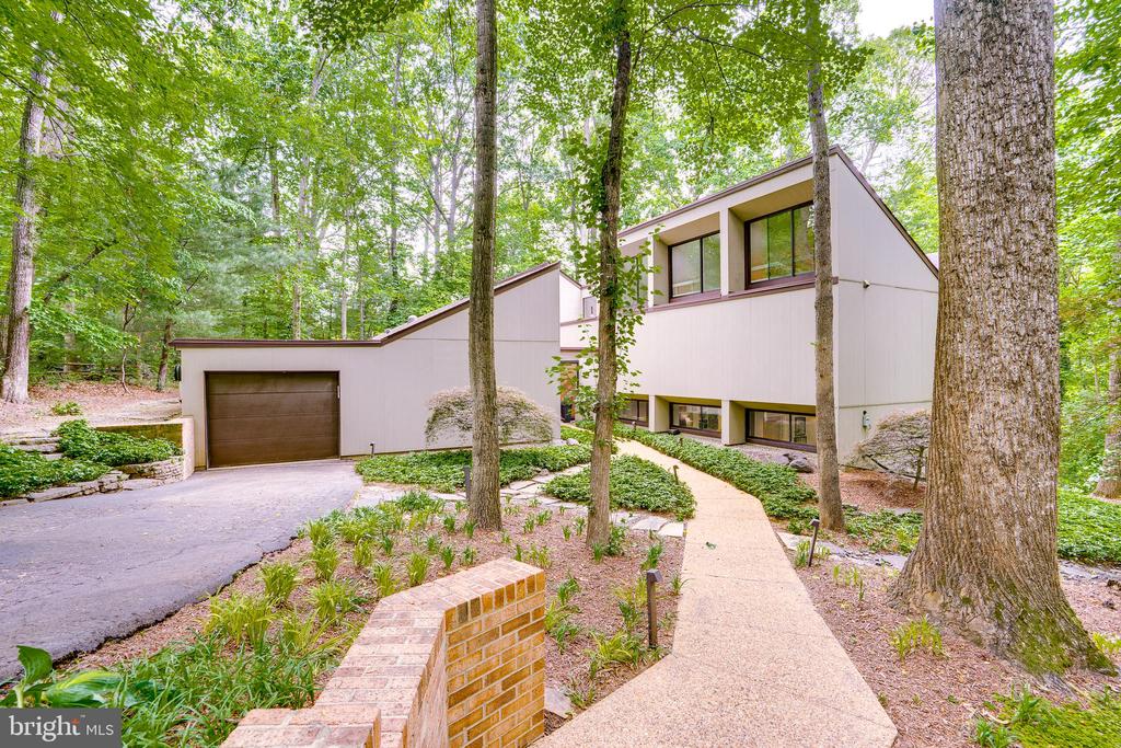 11405 Purple Beech Dr