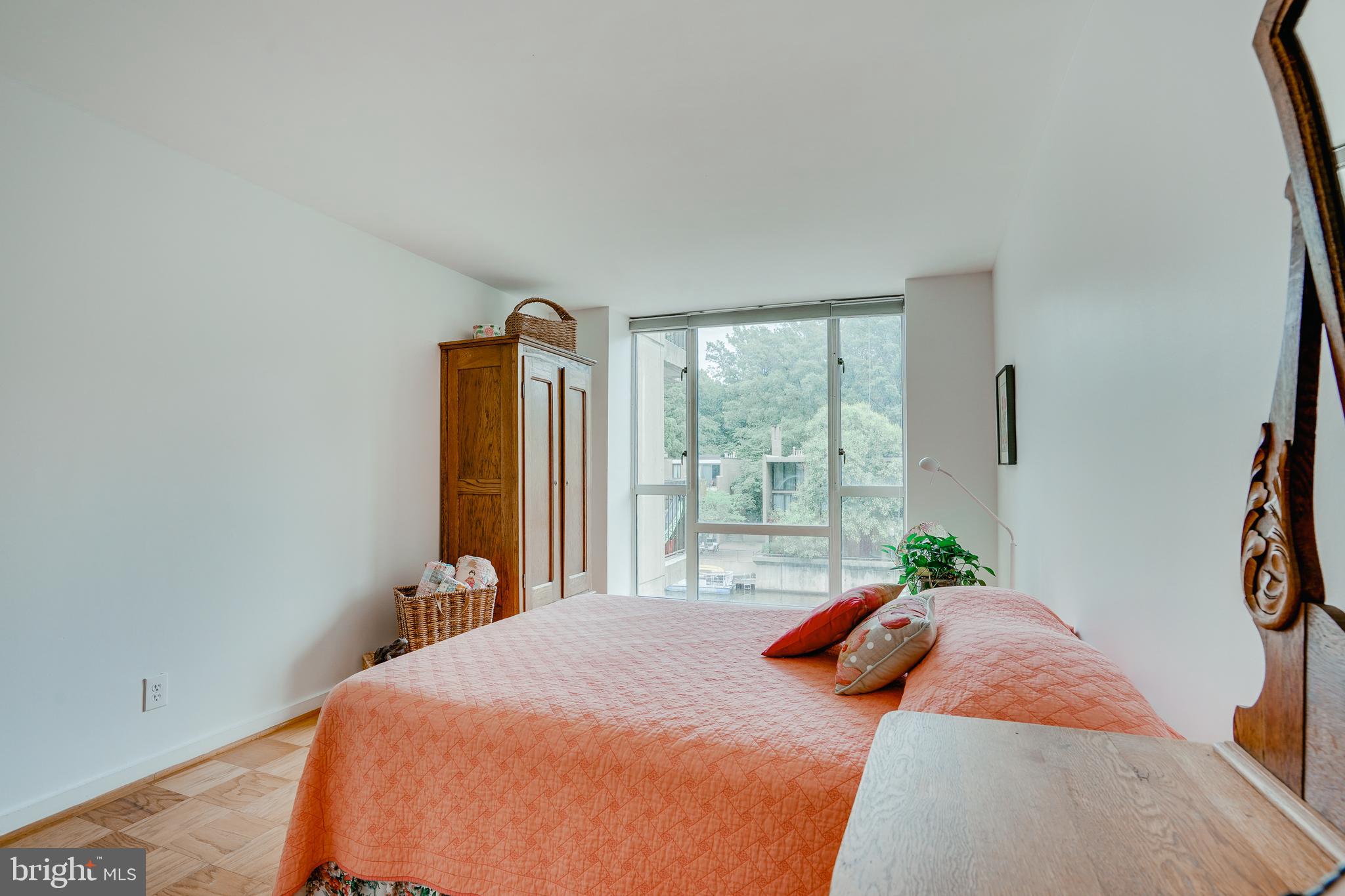 11400 Washington Plz W #202