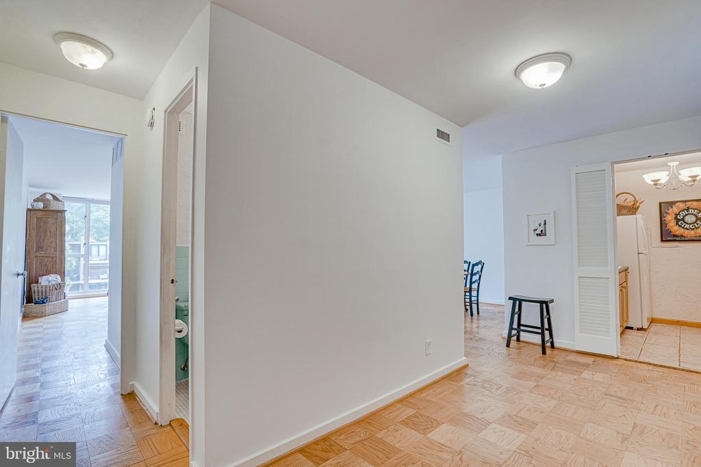 11400 Washington Plz W #202