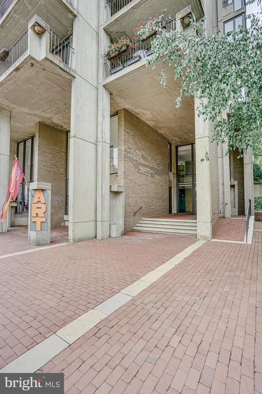 11400 Washington Plz W #202