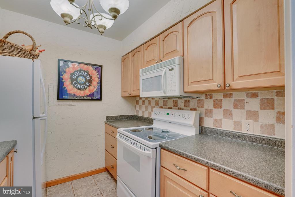 11400 Washington Plz W #202