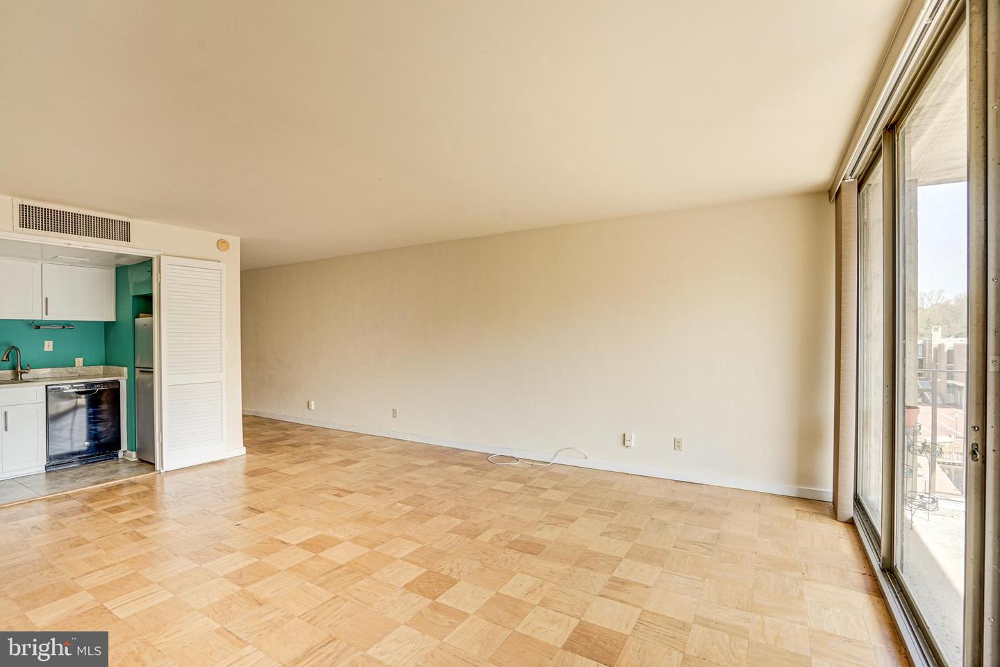 11400 Washington Plz W #405
