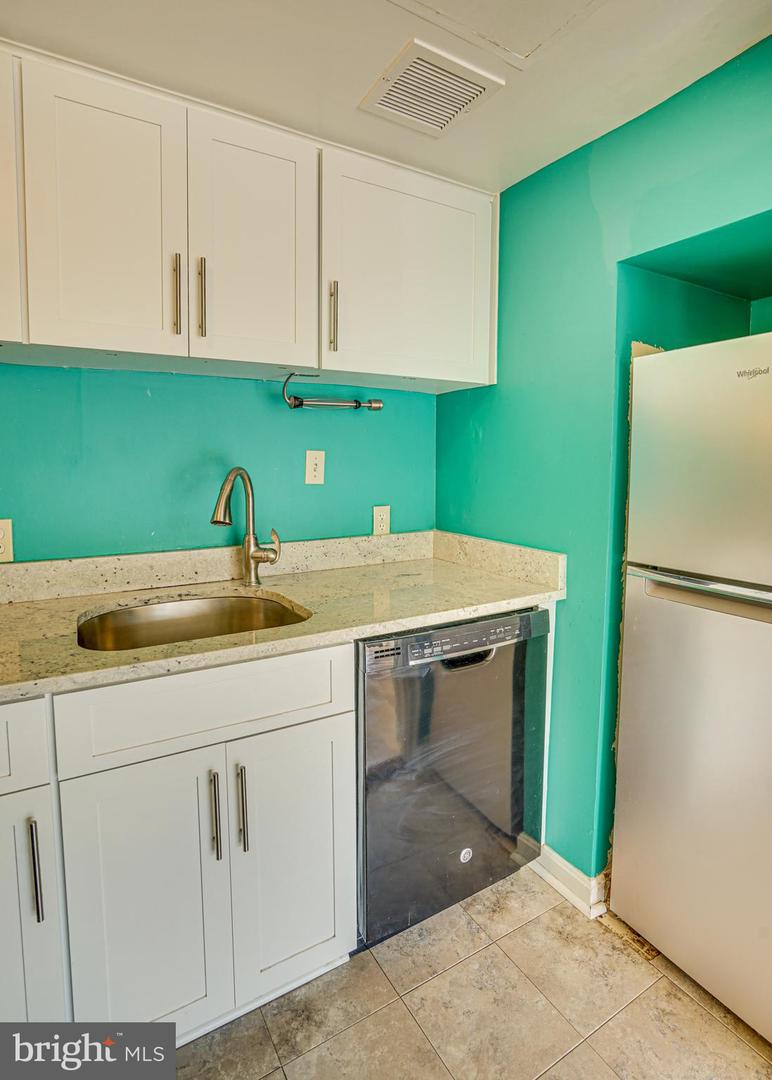 11400 Washington Plz W #405