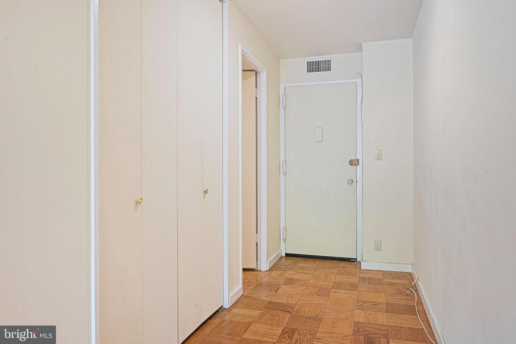 11400 Washington Plz W #405