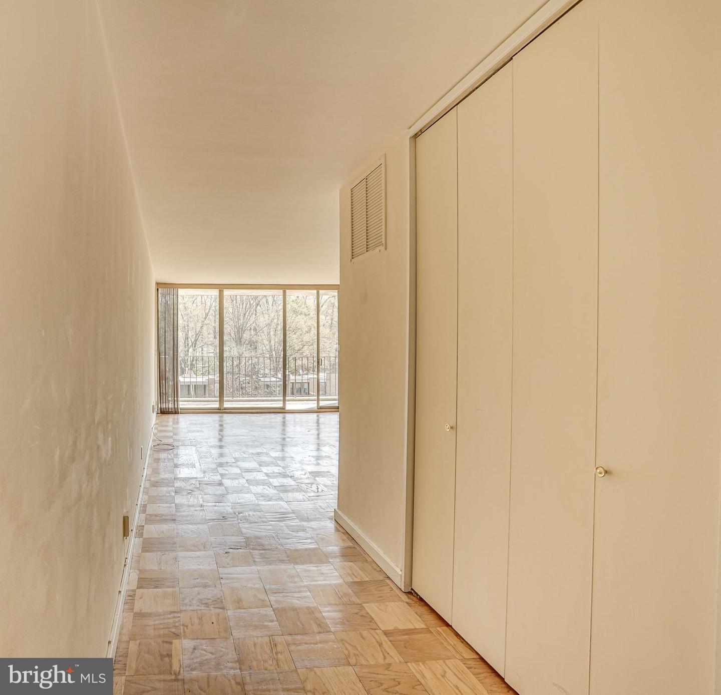 11400 Washington Plz W #405