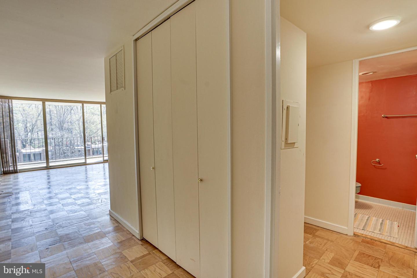 11400 Washington Plz W #405
