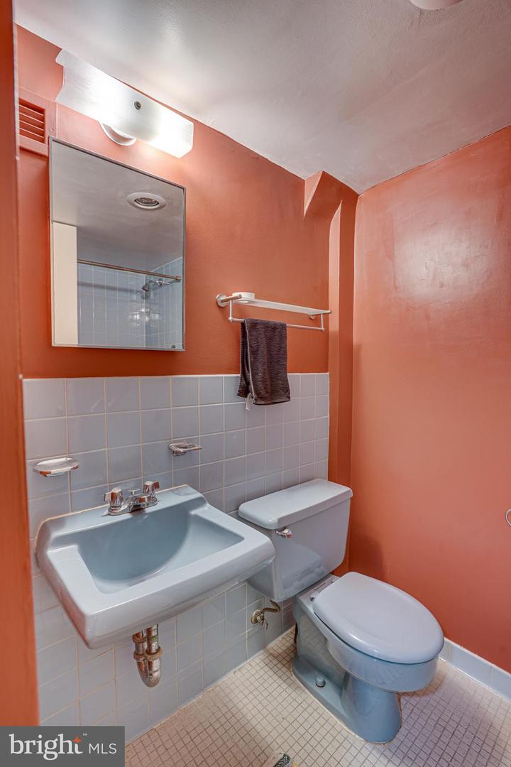 11400 Washington Plz W #405
