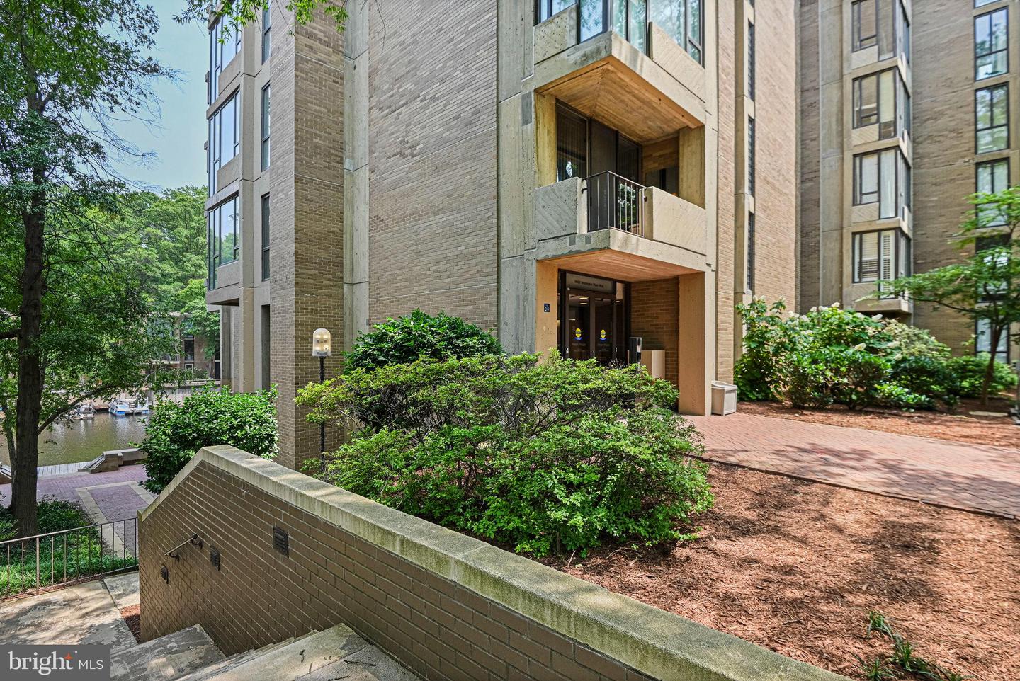 11400 Washington Plz W #405