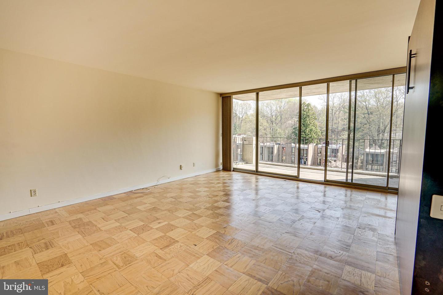 11400 Washington Plz W #405