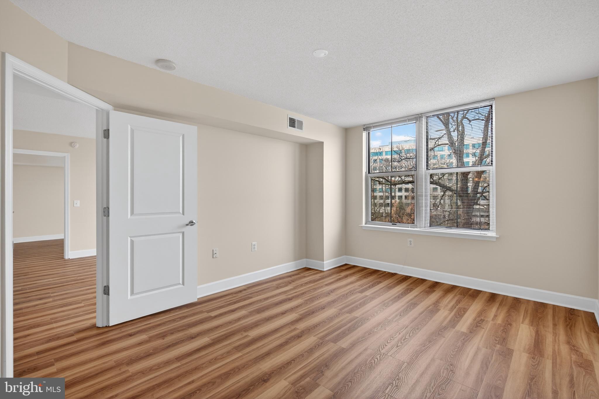 11800 SUNSET HILLS ROAD 608