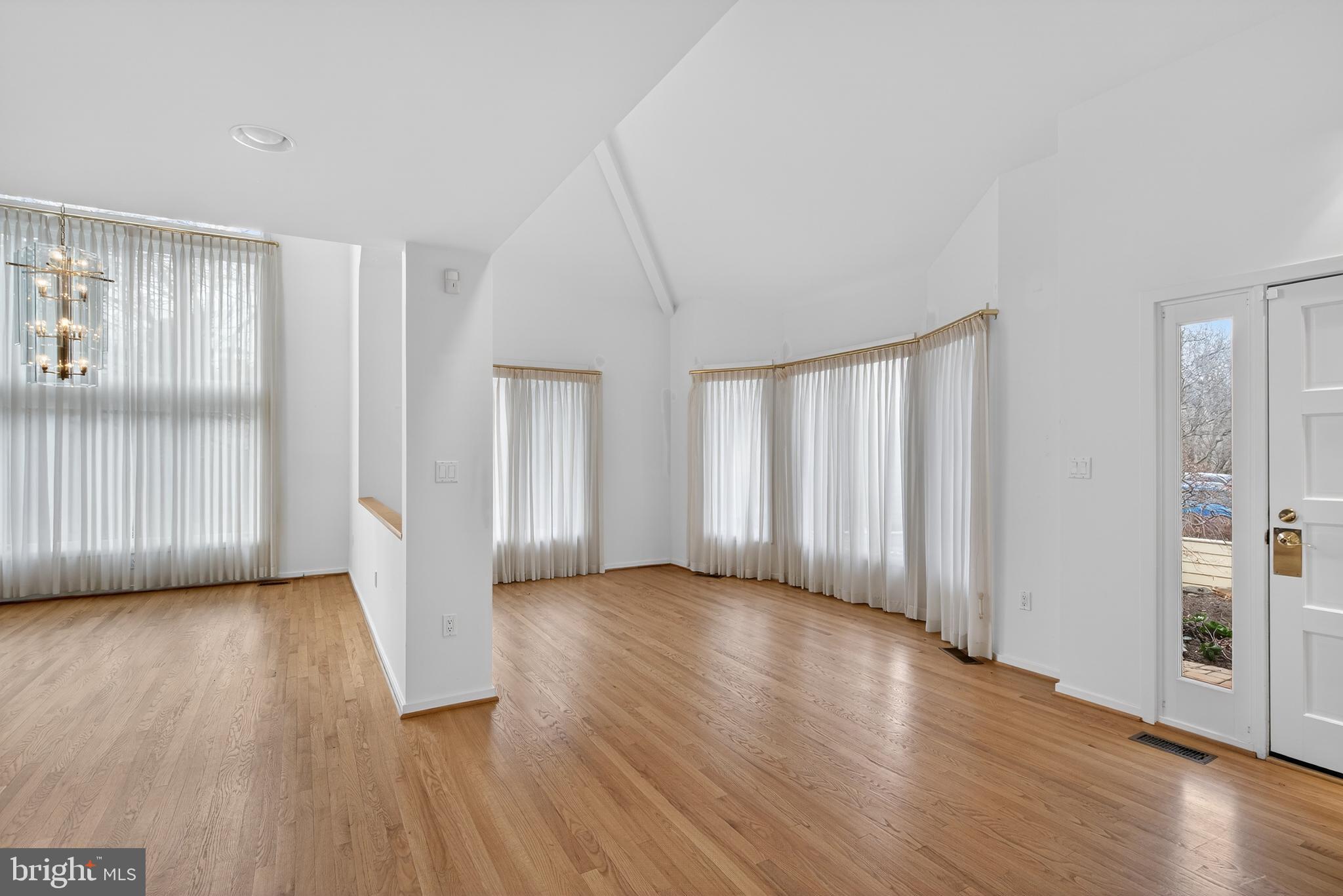 1419 BELCASTLE COURT